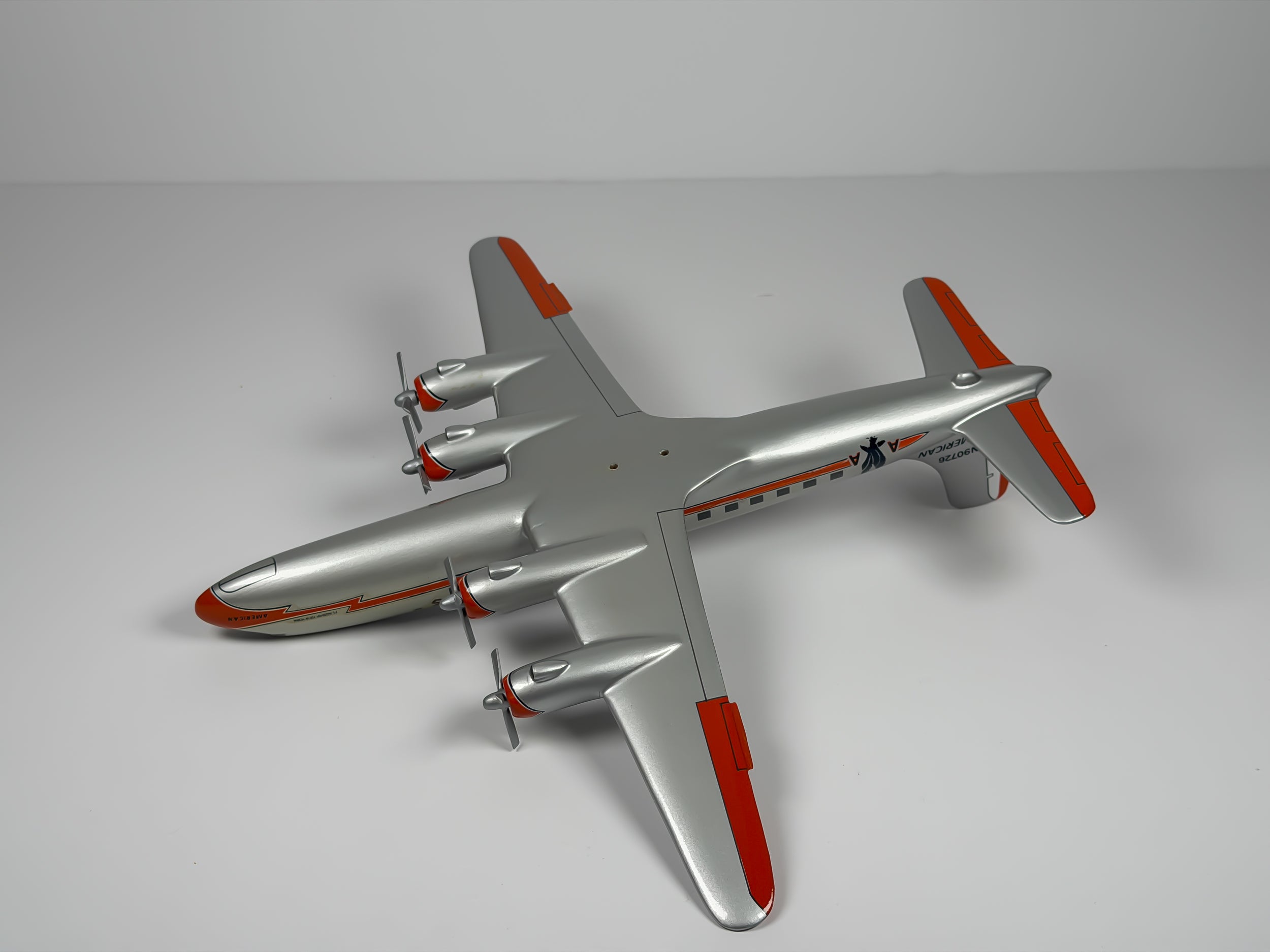 1:100 American Airlines Douglas DC-6 (N90726) - Astrojet | Executive Model