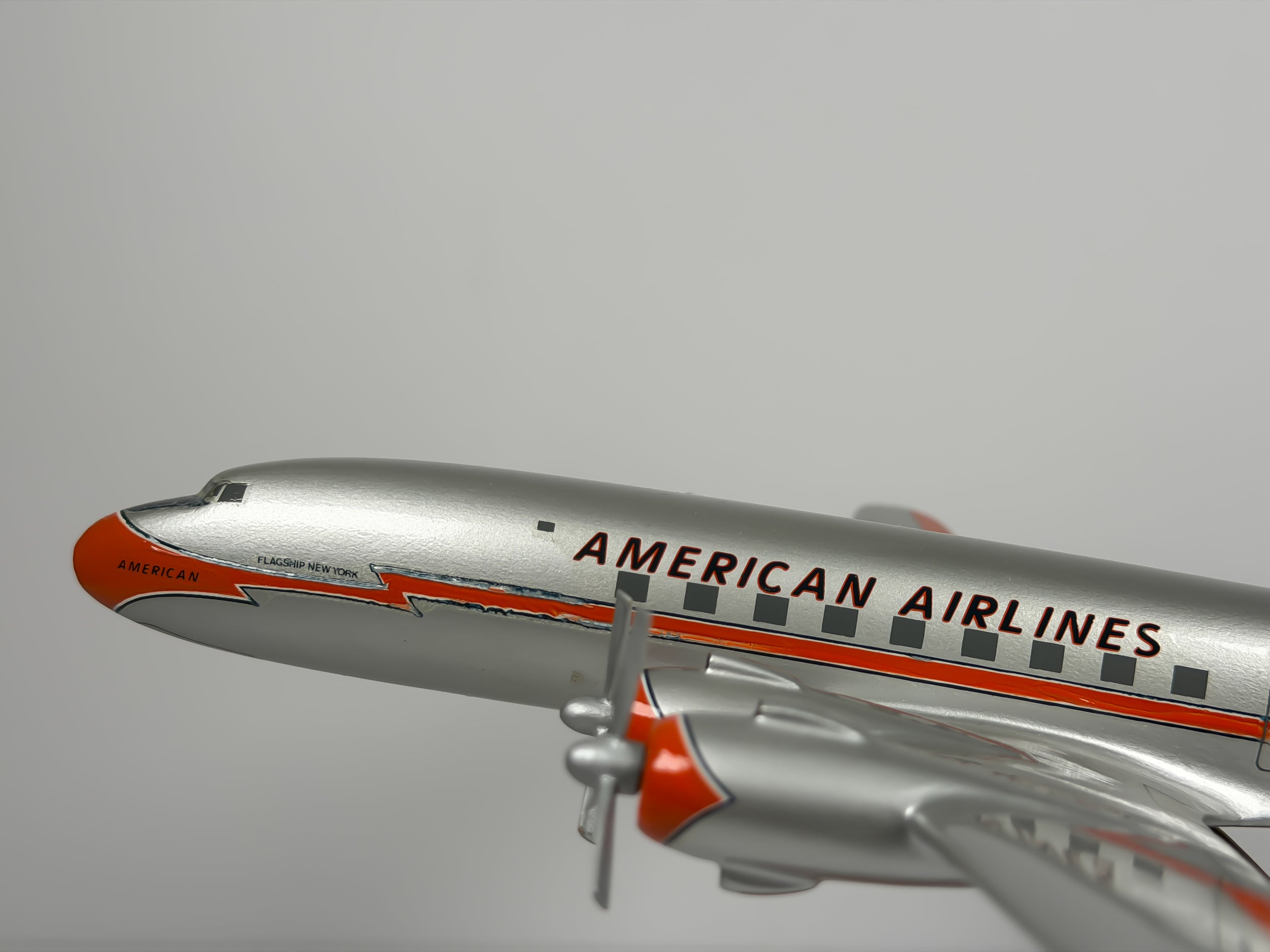 1:100 American Airlines Douglas DC-6 (N90726) - Astrojet | Executive Model