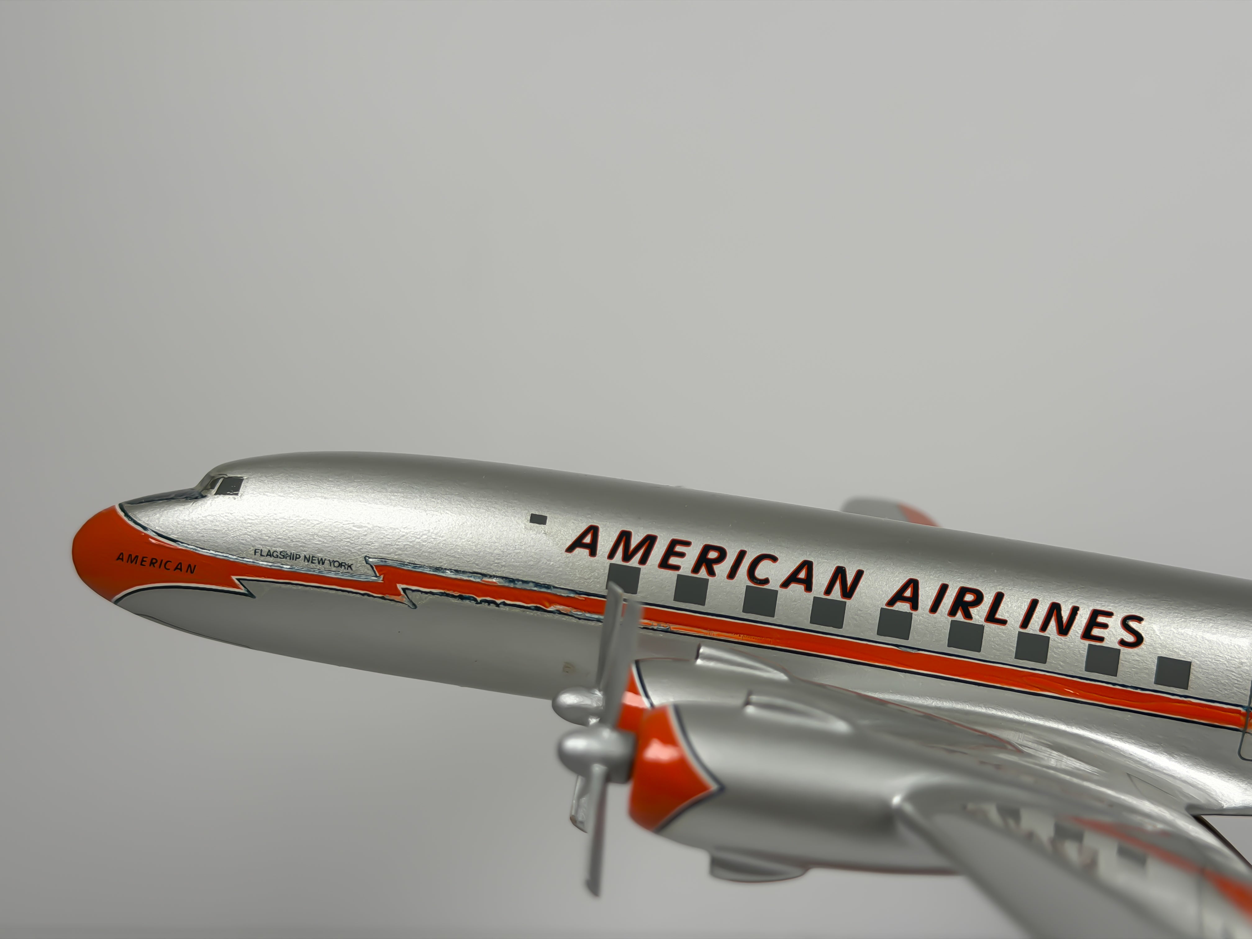 1:100 American Airlines Douglas DC-6 (N90726) - Astrojet | Executive Model