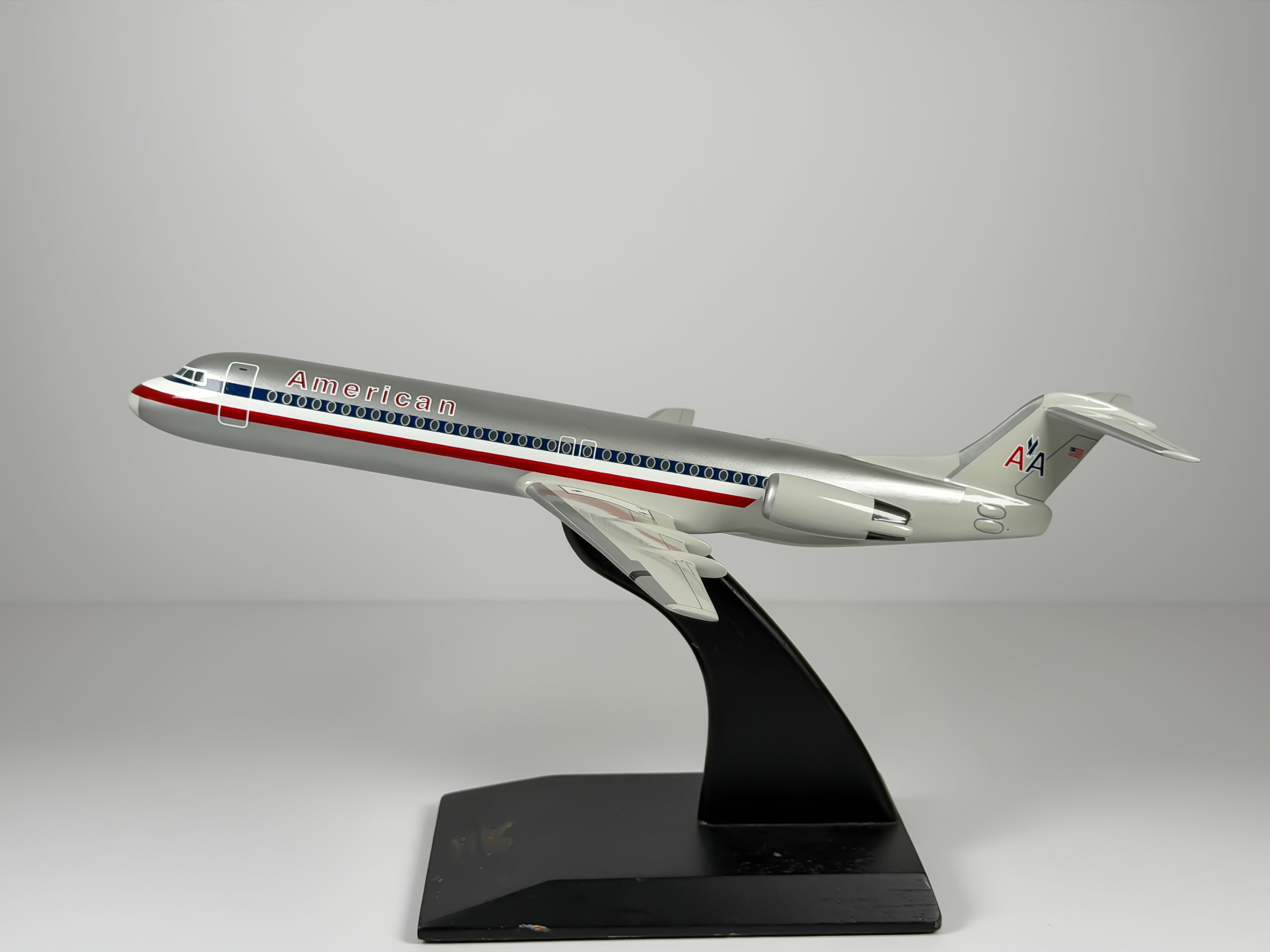 1:100 American Airlines Fokker F-100 - Eagle - Bare Metal | Executive Model