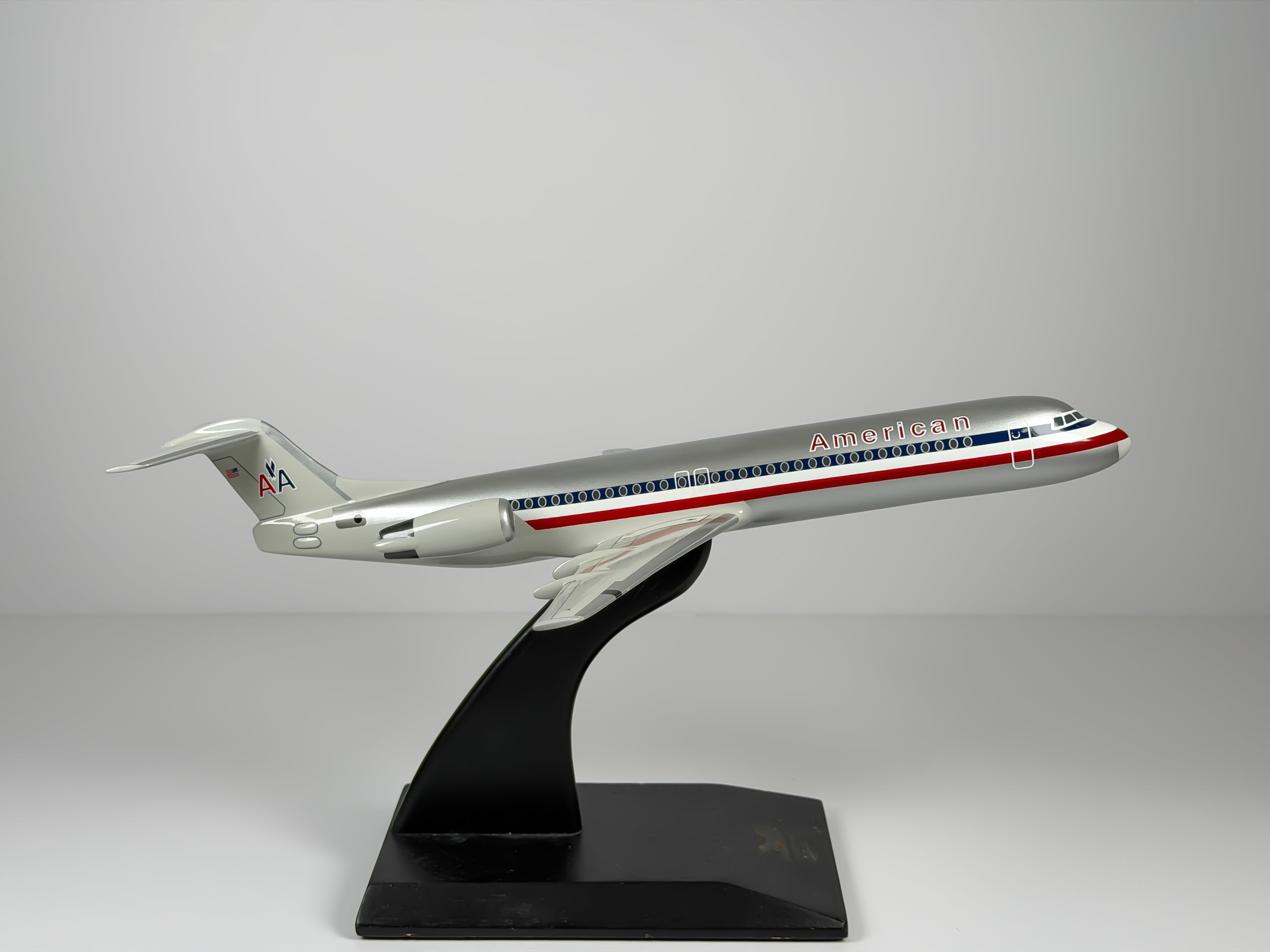 1:100 American Airlines Fokker F-100 - Eagle - Bare Metal | Executive Model