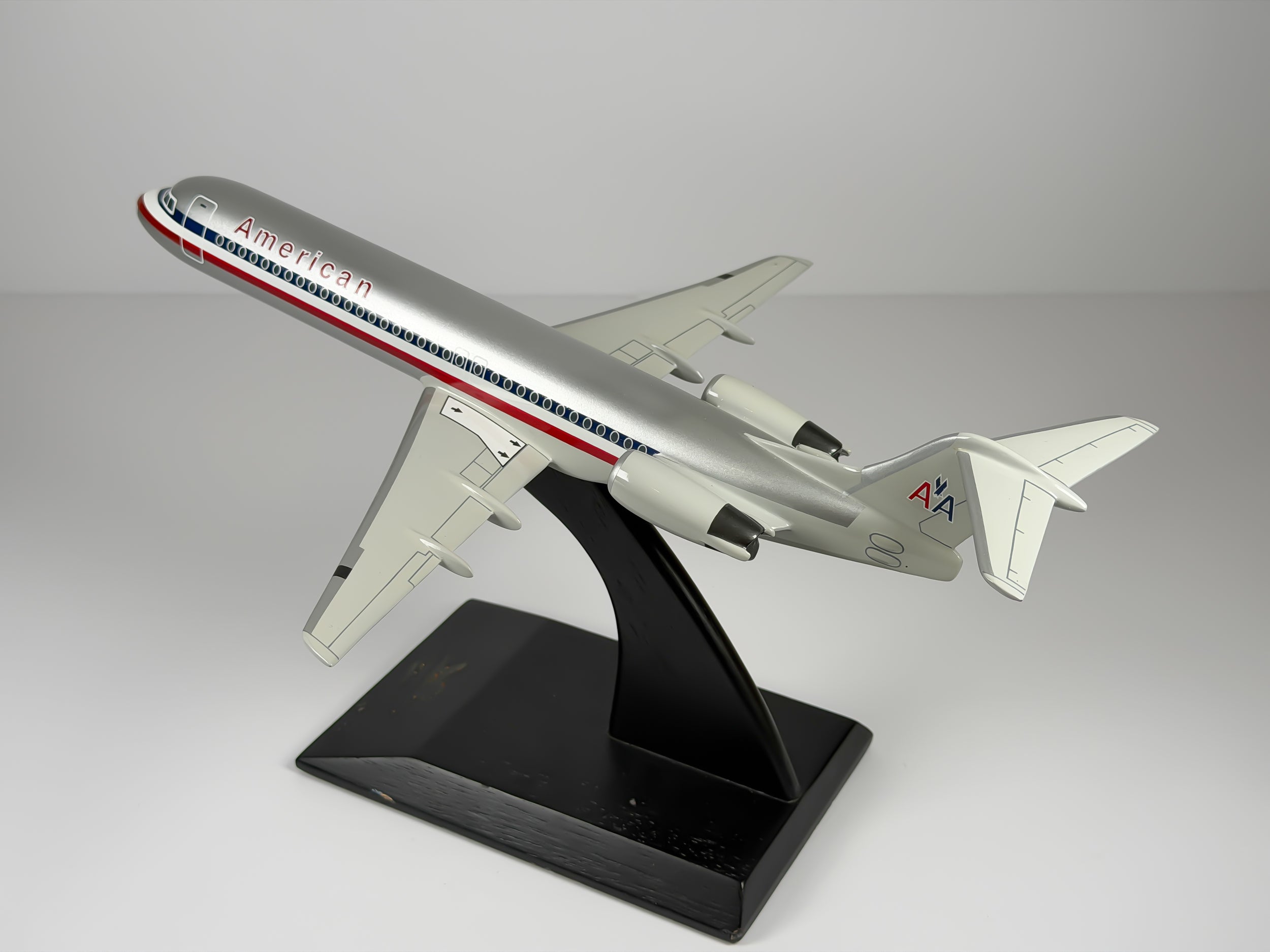 1:100 American Airlines Fokker F-100 - Eagle - Bare Metal | Executive Model