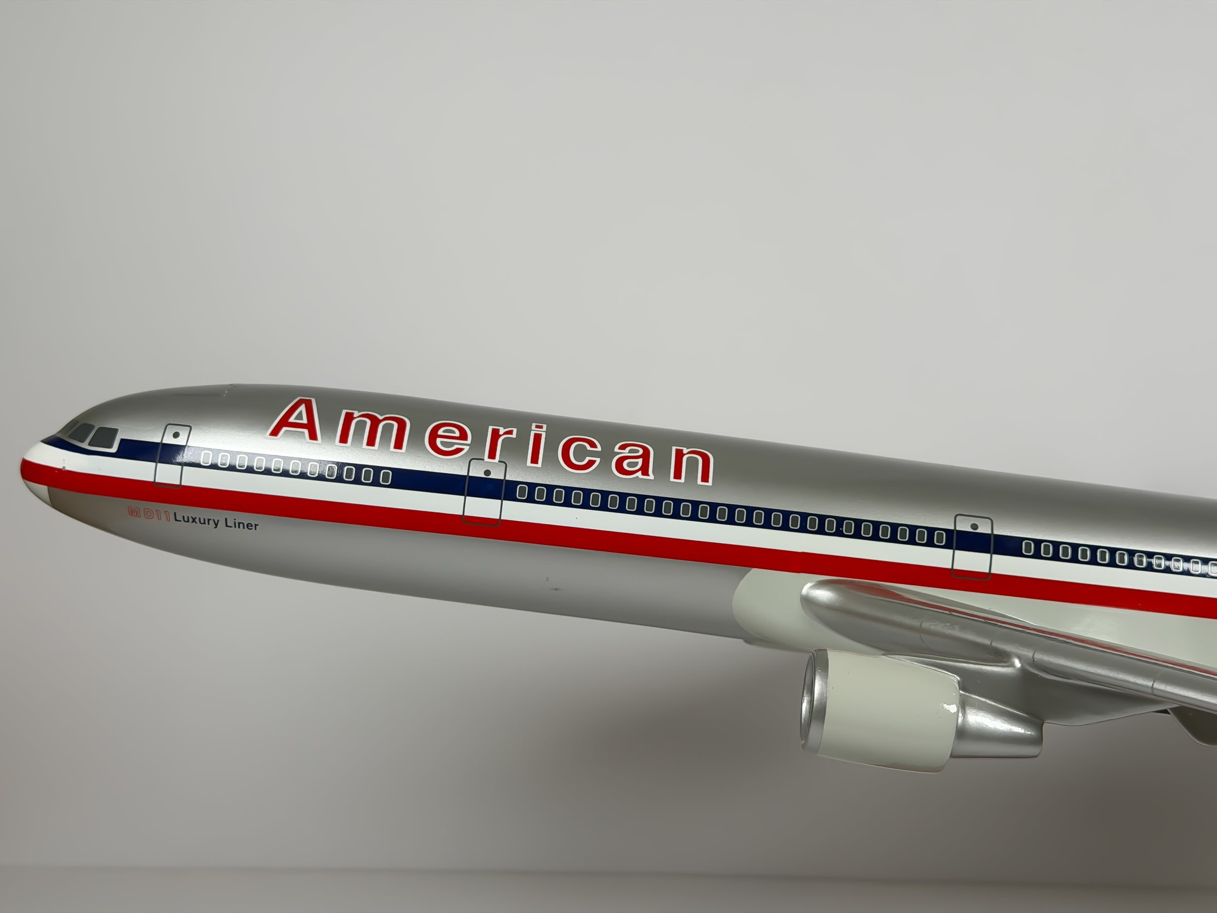 1:100 American Airlines McDonnell Douglas MD-11 - Eagle - Bare Metal | Executive Model