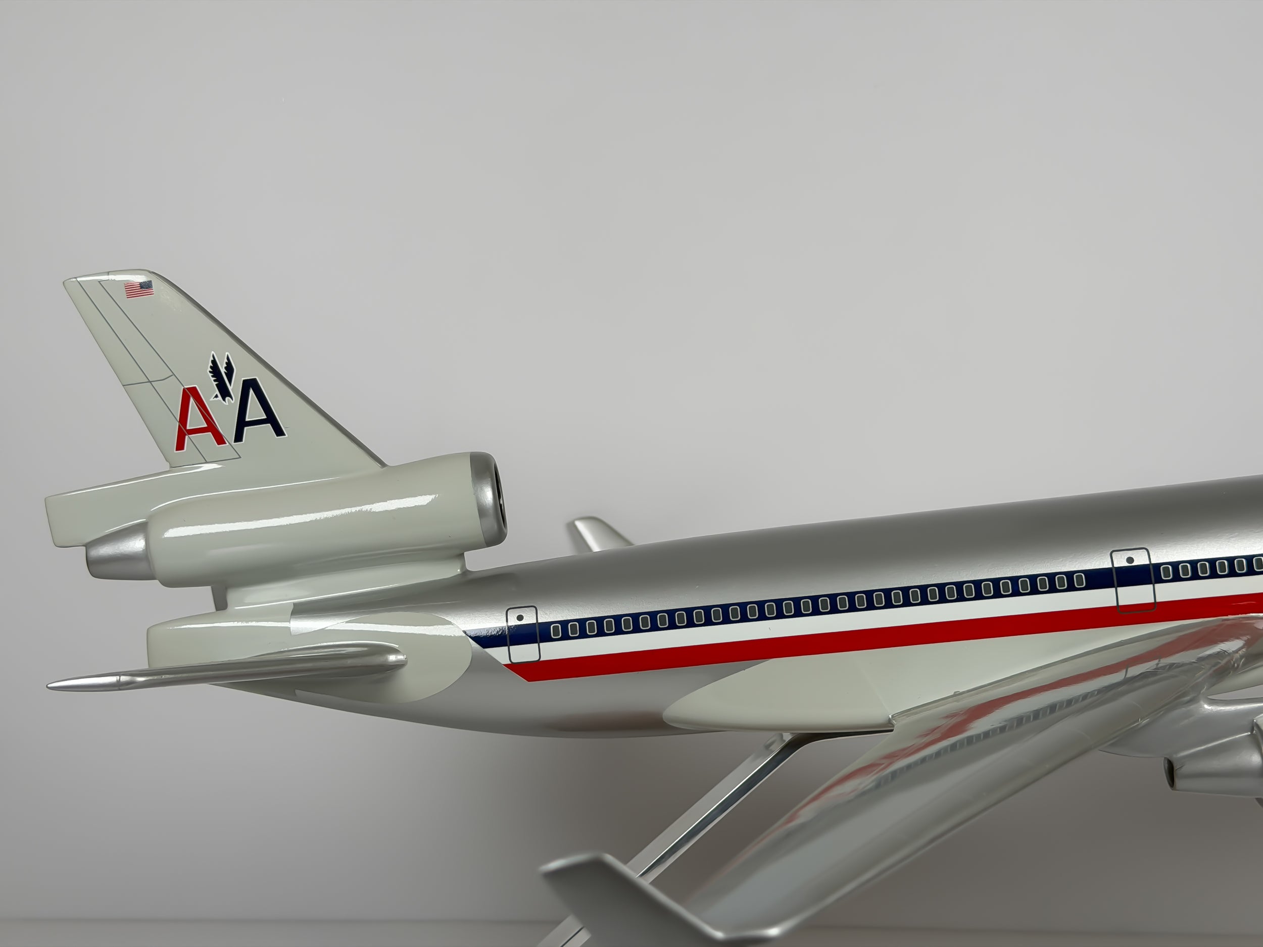 1:100 American Airlines McDonnell Douglas MD-11 - Eagle - Bare Metal | Executive Model