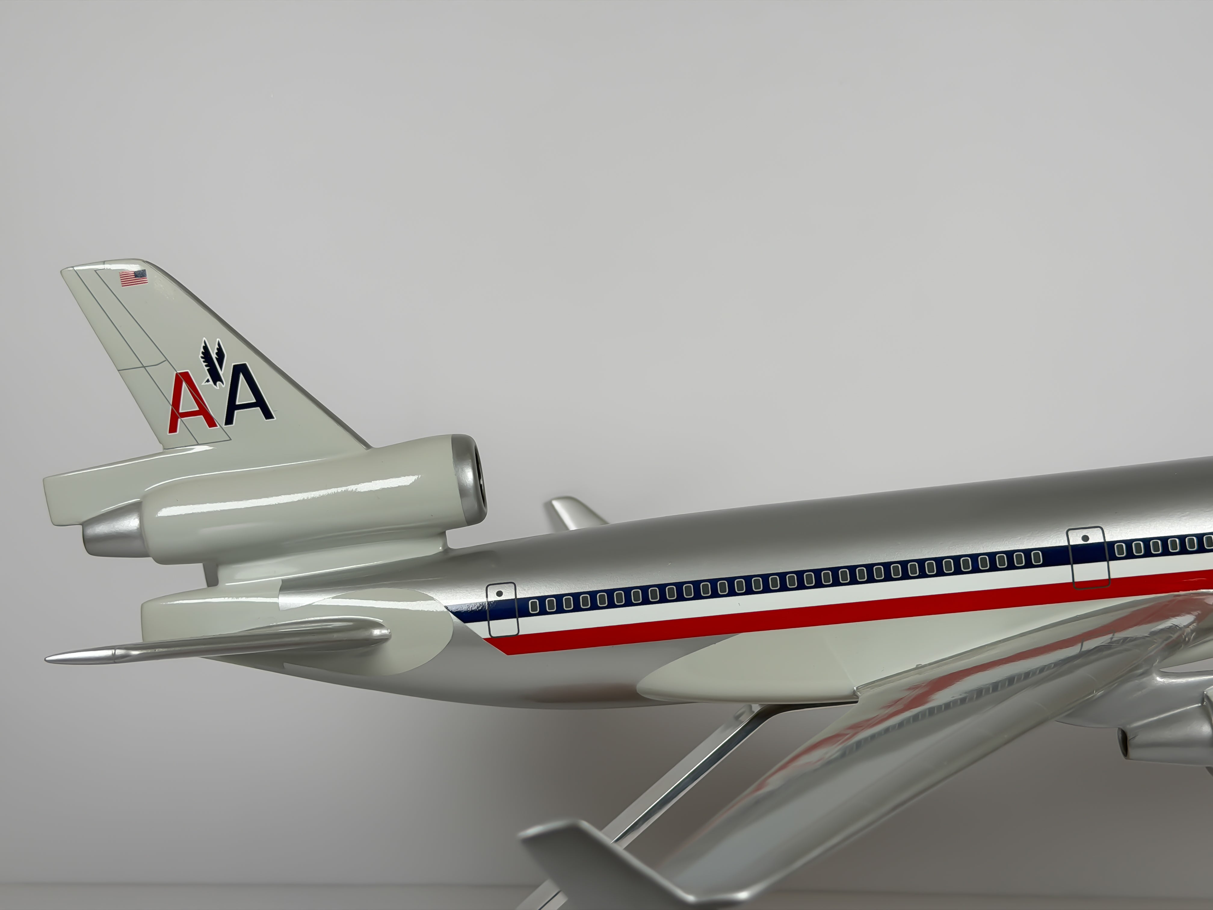 1:100 American Airlines McDonnell Douglas MD-11 - Eagle - Bare Metal | Executive Model