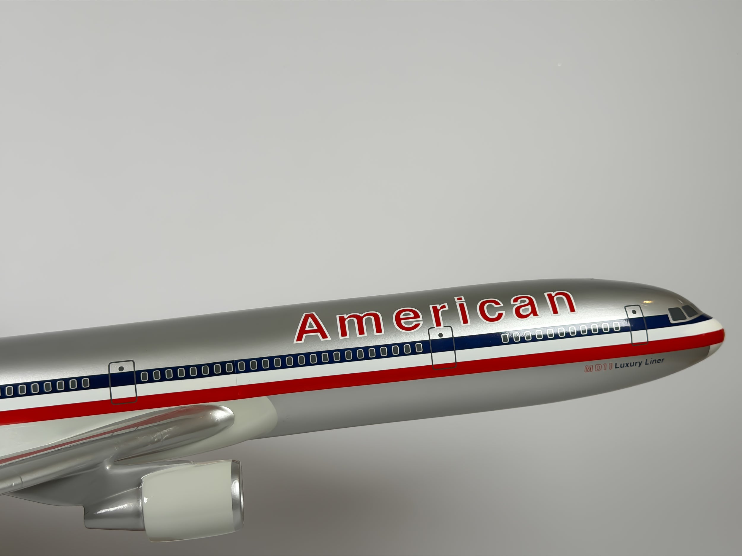 1:100 American Airlines McDonnell Douglas MD-11 - Eagle - Bare Metal | Executive Model