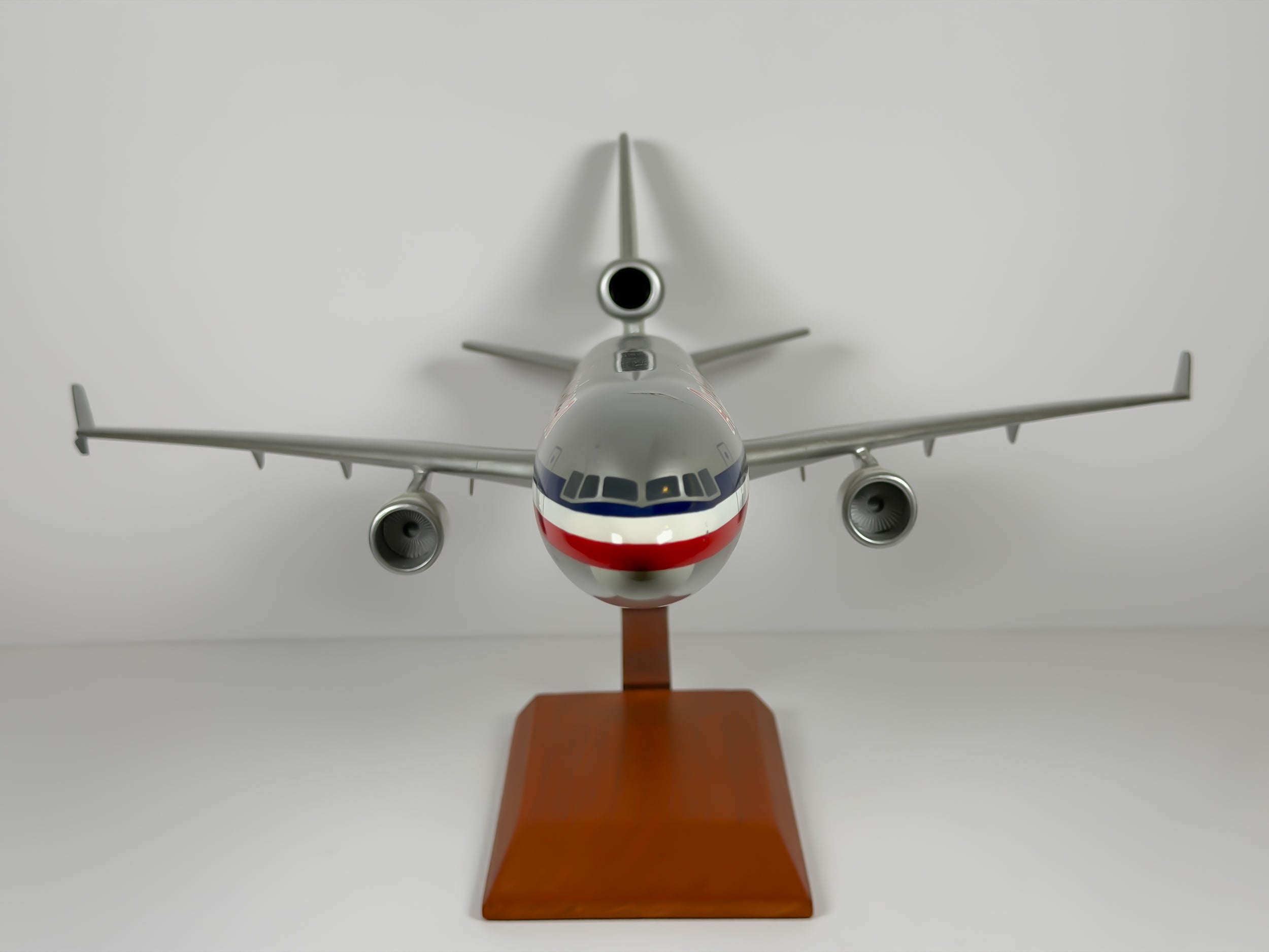 1:100 American Airlines McDonnell Douglas MD-11 - Eagle - Bare Metal | Executive Model