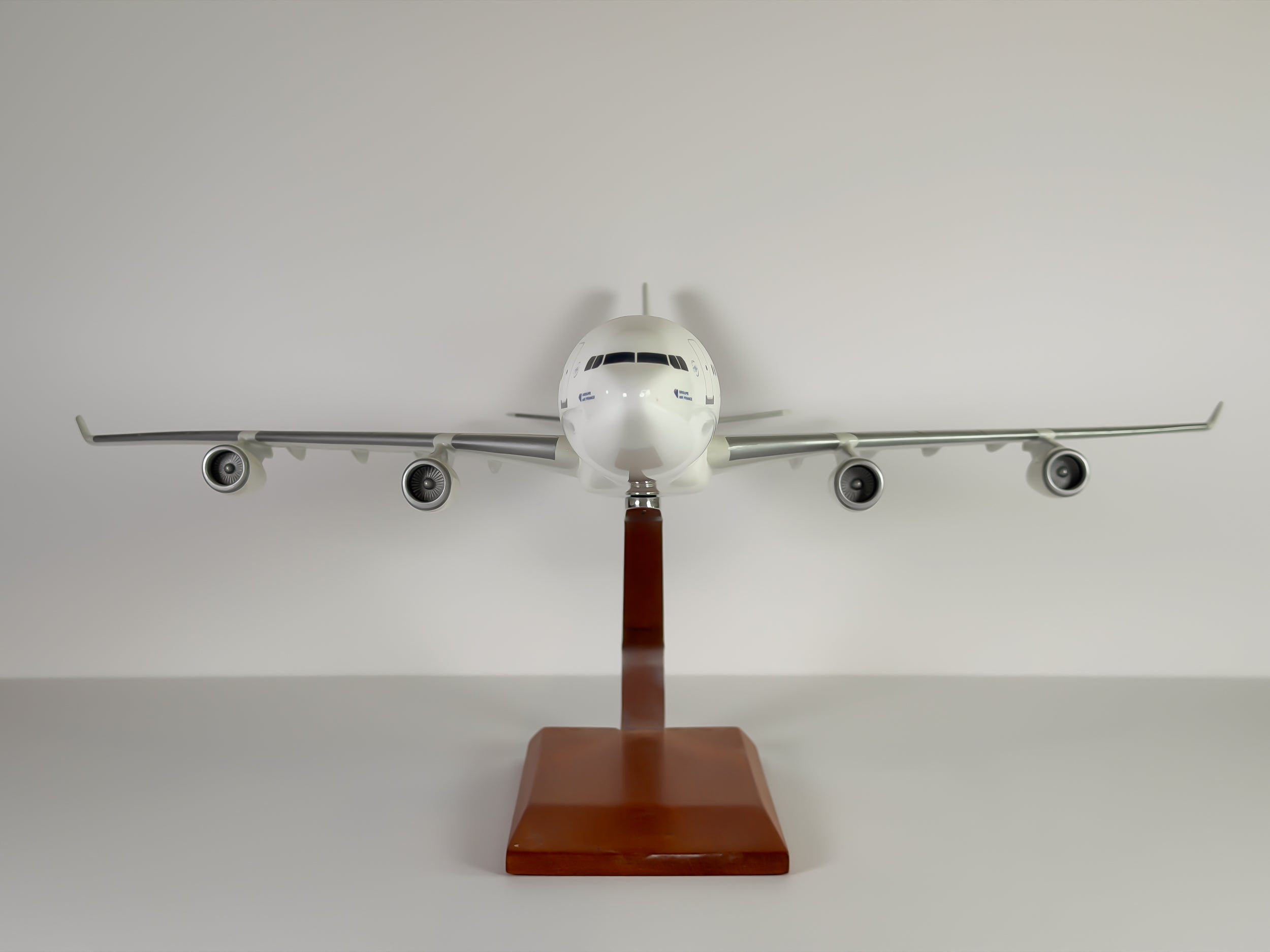 1:100 Air France Airbus A340-300 (F-GLZA) - Barcode | Executive Model