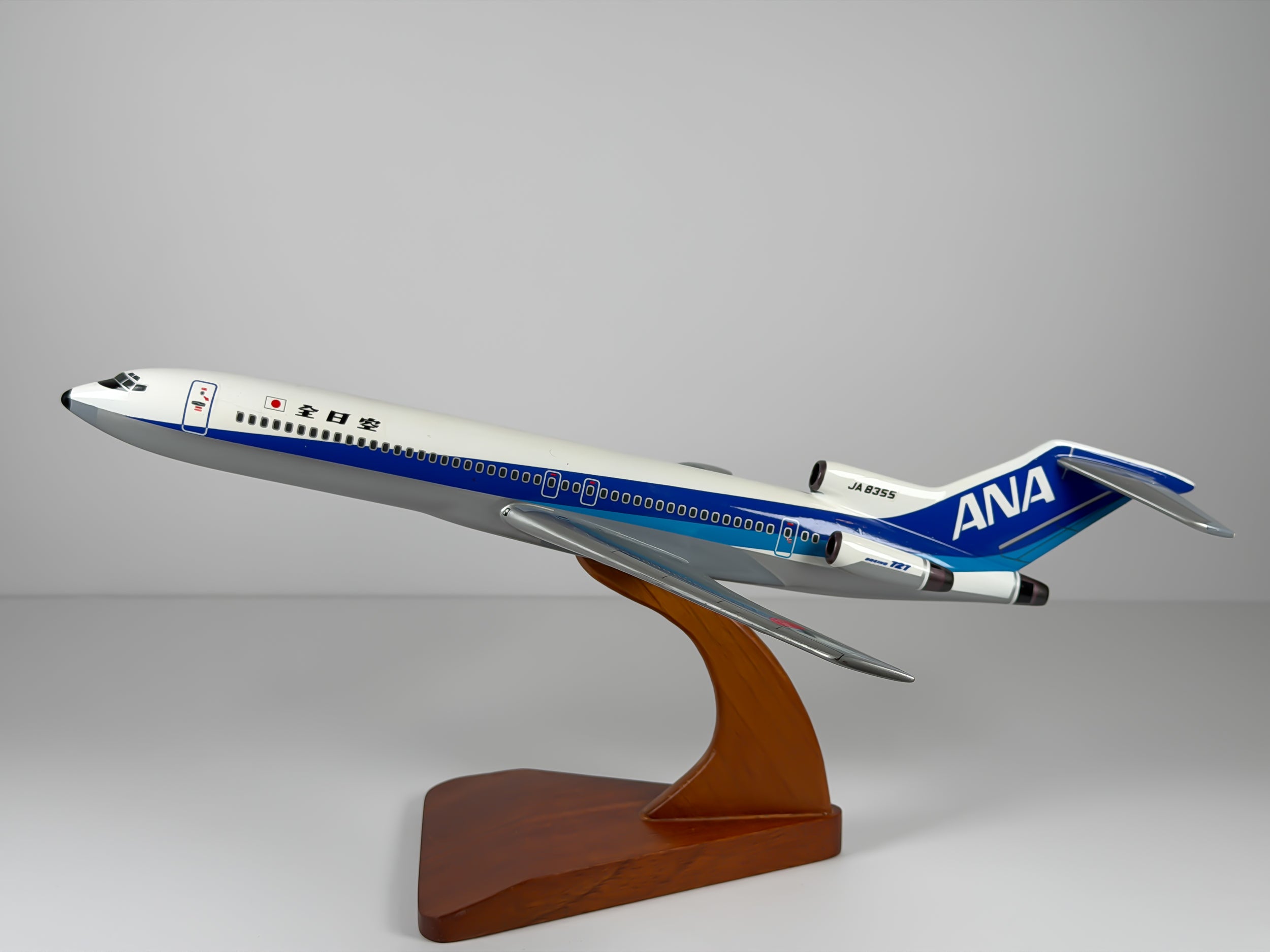 1:100 All Nippon Airways (ANA) Boeing 727-200 (JA8355) - Triton Blue | Executive Model