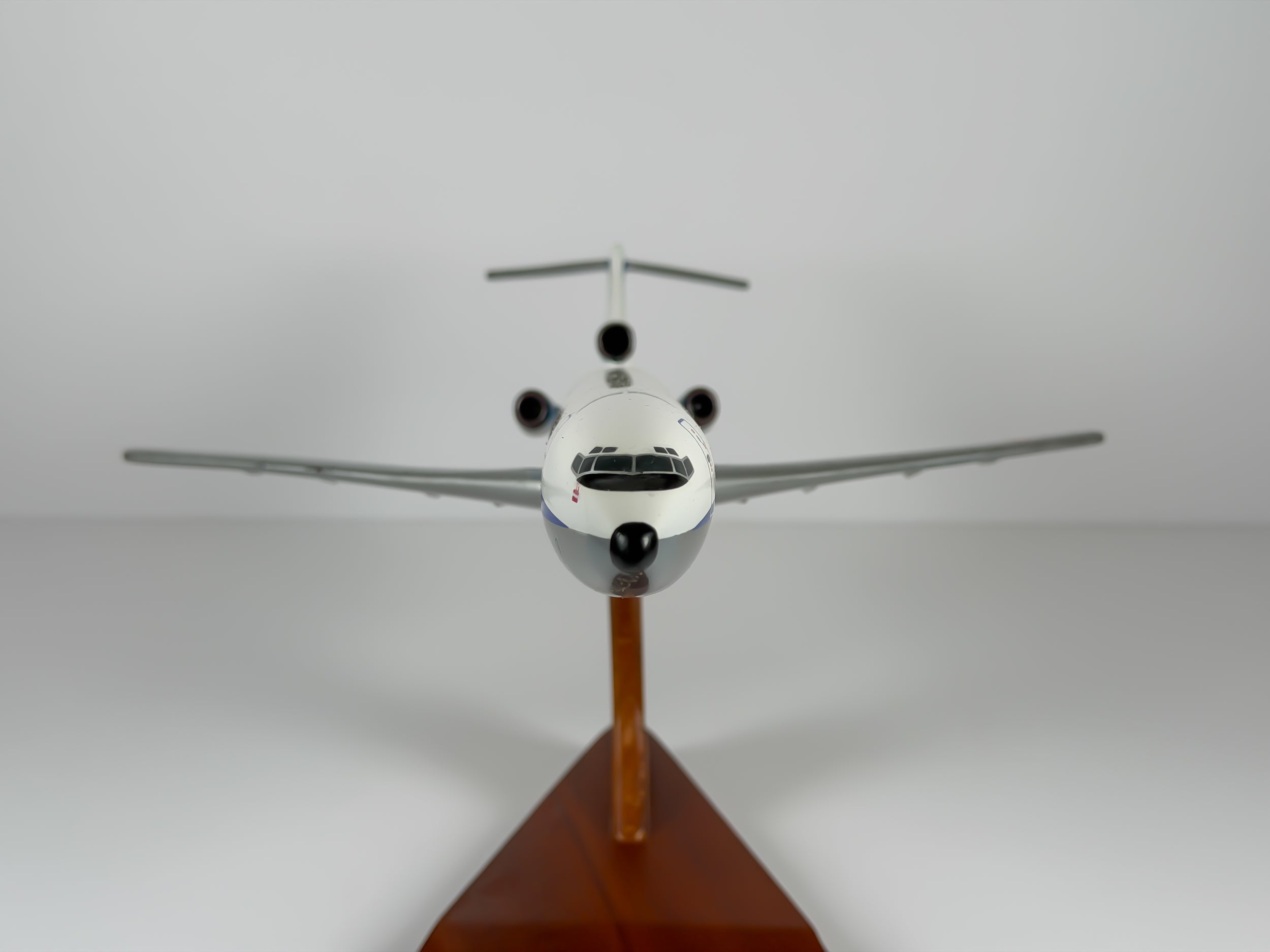 1:100 All Nippon Airways (ANA) Boeing 727-200 (JA8355) - Triton Blue | Executive Model