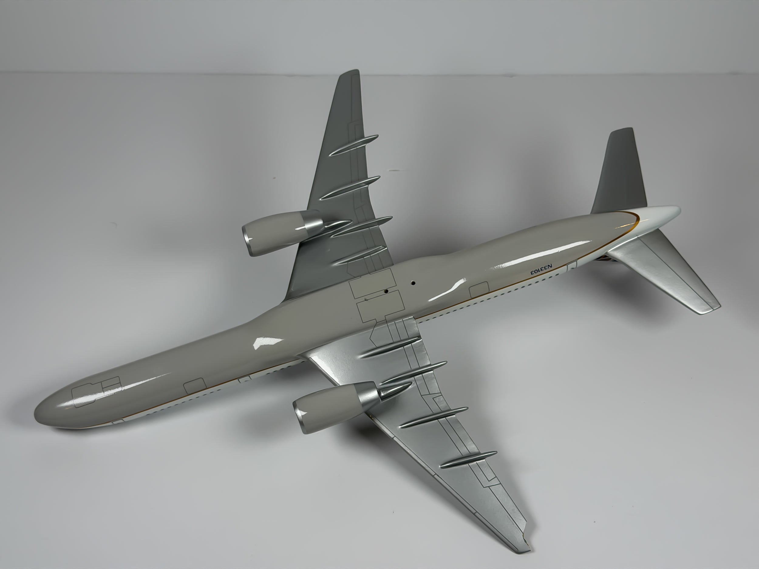1:100 Continental Airlines Boeing 757-200 (N33103) - Globe | Executive Model