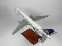 1:100 Continental Airlines Boeing 757-200 (N33103) - Globe | Executive Model