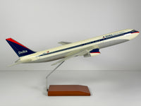 1:100 Delta Air Lines Boeing 767-300 (N116DL) - Interim | Executive Model