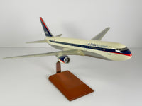1:100 Delta Air Lines Boeing 767-300 (N116DL) - Interim | Executive Model