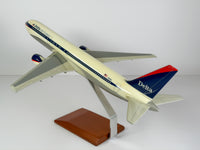 1:100 Delta Air Lines Boeing 767-300 (N116DL) - Interim | Executive Model