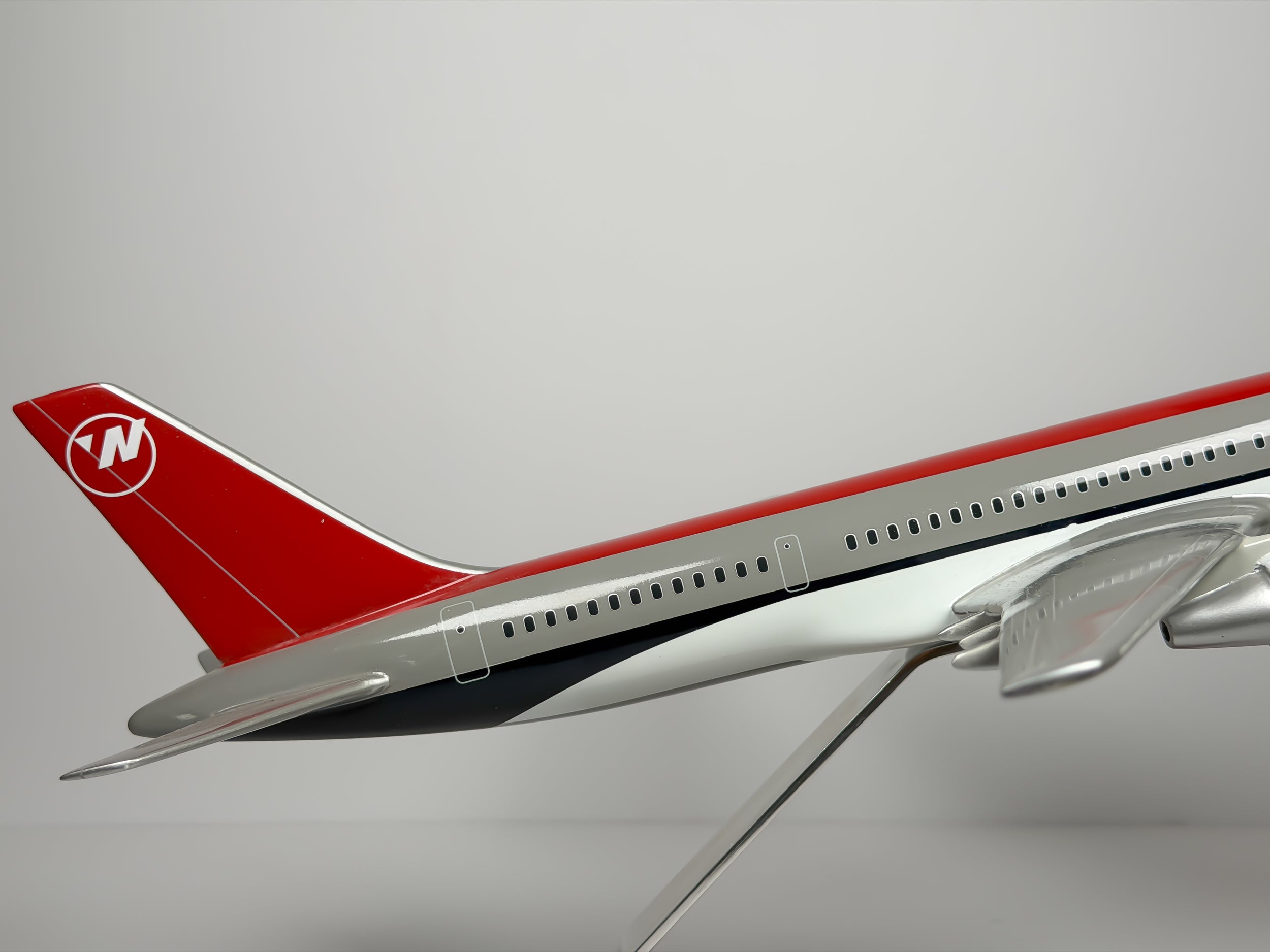 1:100 Northwest Airlines Boeing 757-200 - Bowling Shoe | Executive Model