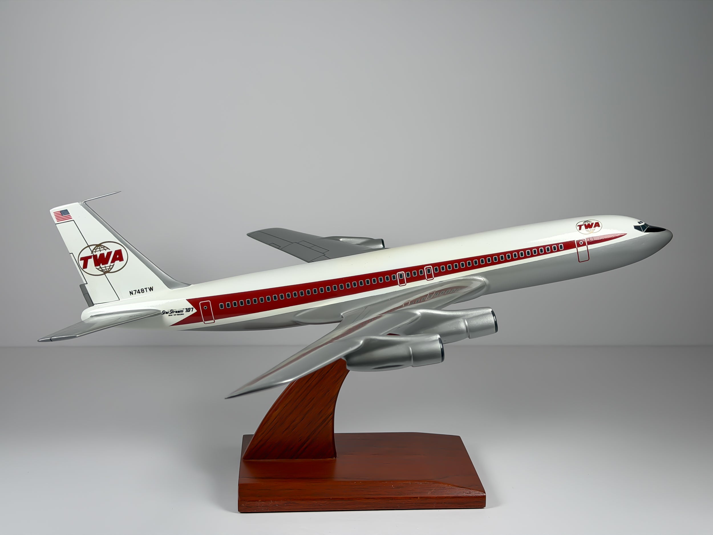 1:100 Trans World Airlines (TWA) Boeing 707-300 (N748TW) - Dual Globes | Executive Model