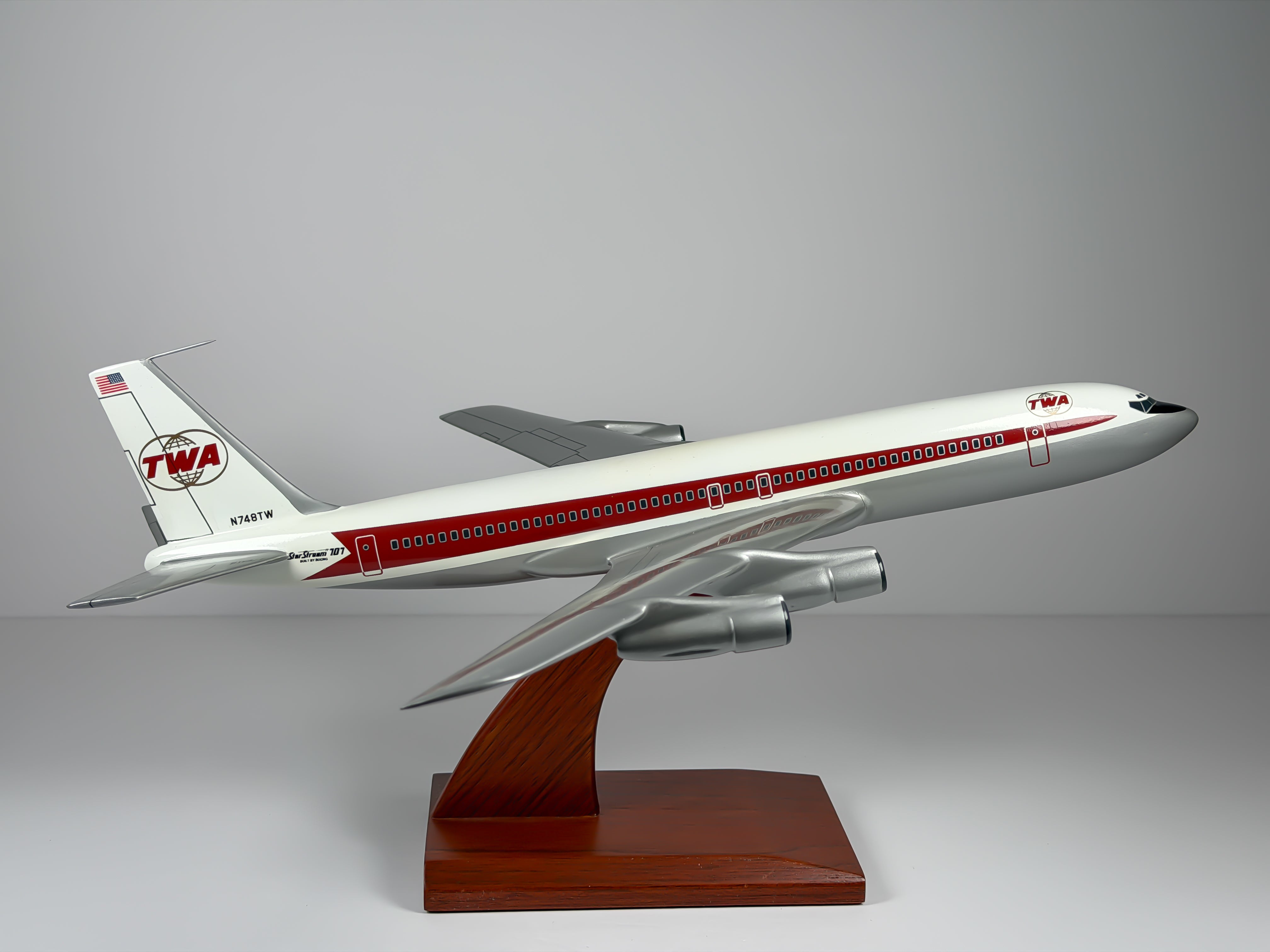 1:100 Trans World Airlines (TWA) Boeing 707-300 (N748TW) - Dual Globes | Executive Model
