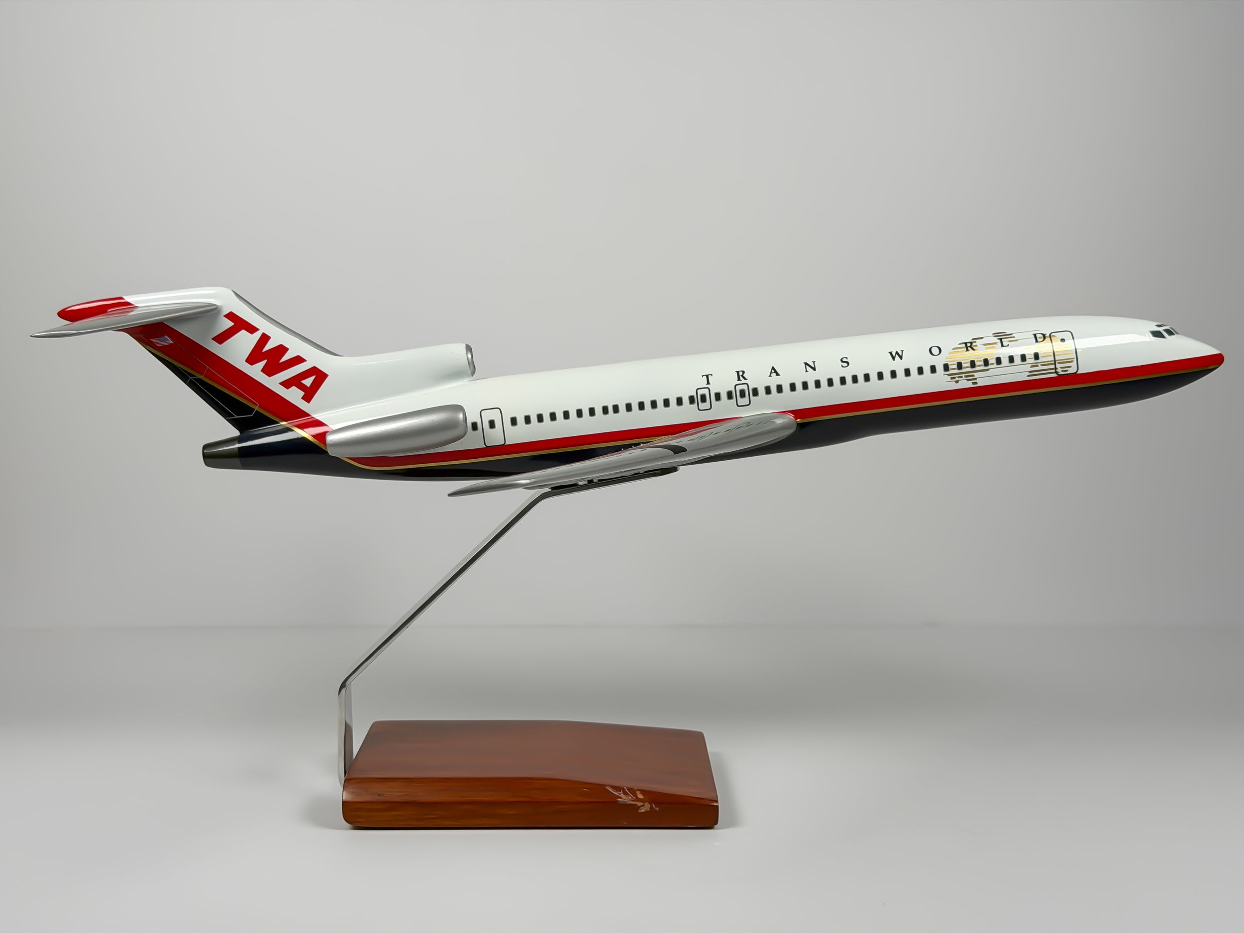 1:100 Trans World Airlines (TWA) Boeing 727-200 - Globe | Executive Model
