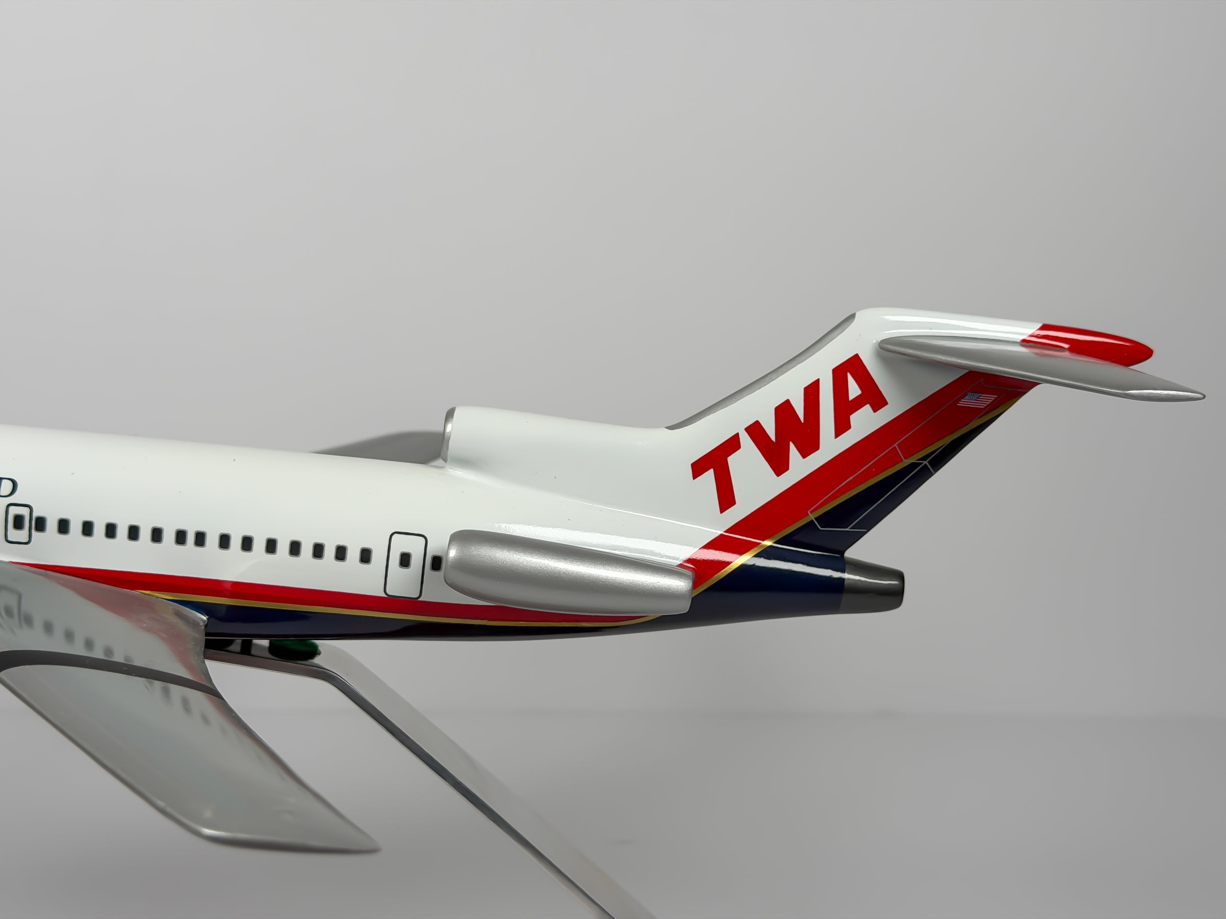 1:100 Trans World Airlines (TWA) Boeing 727-200 - Globe | Executive Model