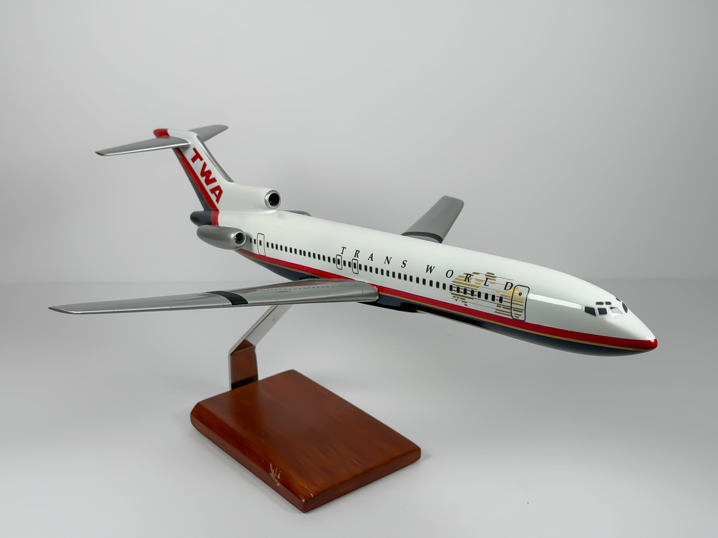 1:100 Trans World Airlines (TWA) Boeing 727-200 - Globe | Executive Model