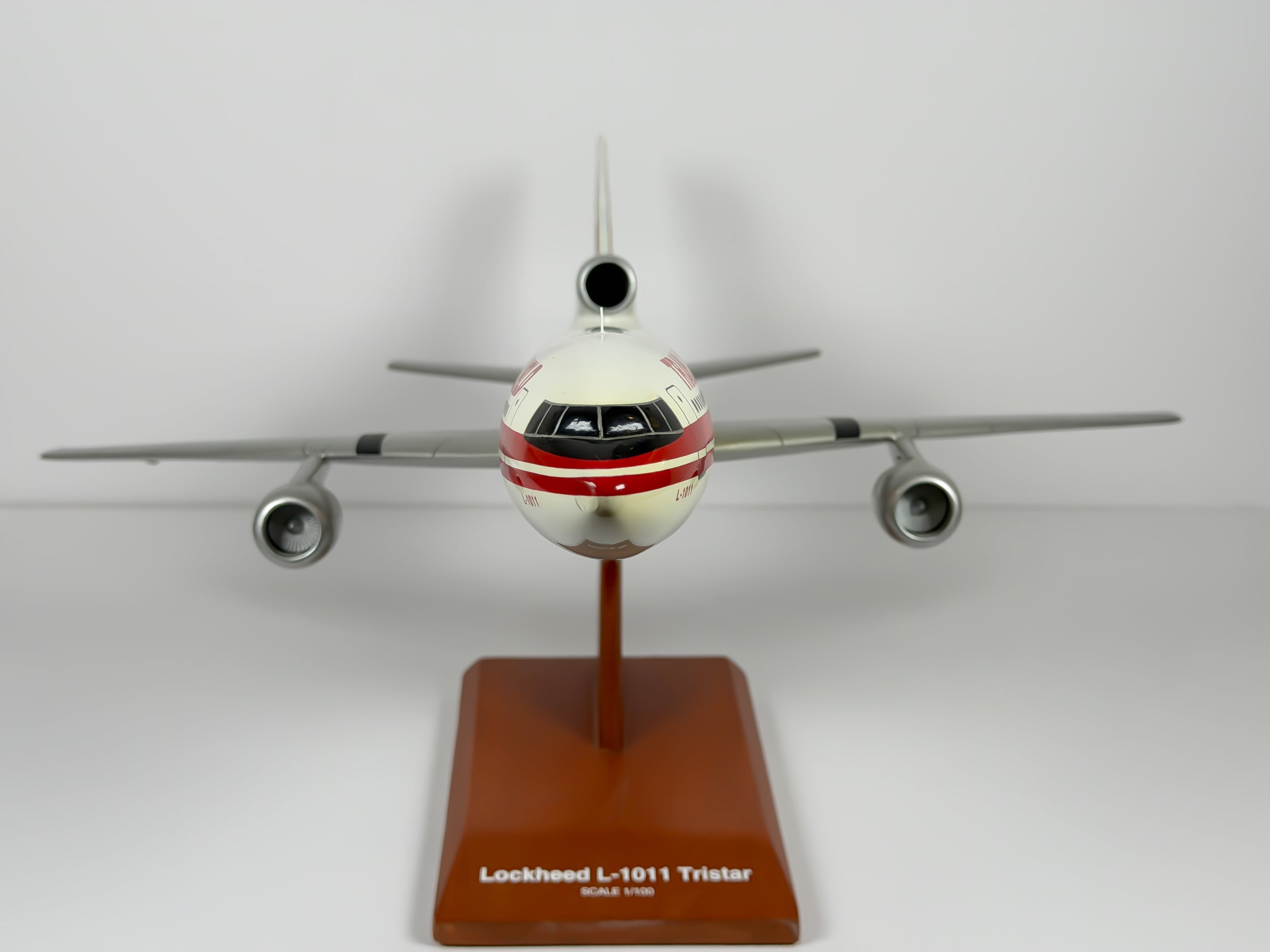 1:100 Trans World Airlines (TWA) Lockheed L-1011 (N8034T) - Dual Stripes | Executive Model