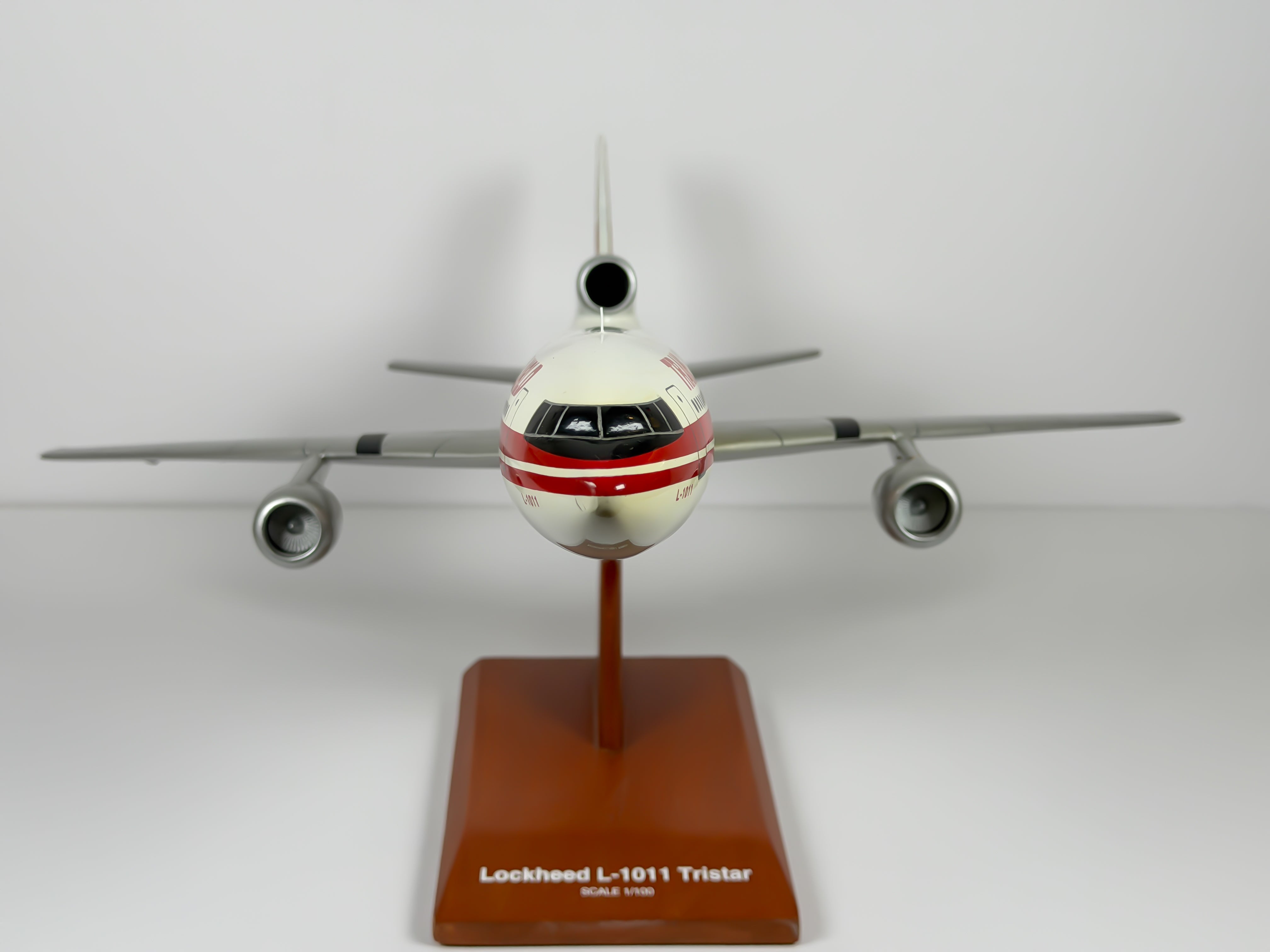 1:100 Trans World Airlines (TWA) Lockheed L-1011 (N8034T) - Dual Stripes | Executive Model