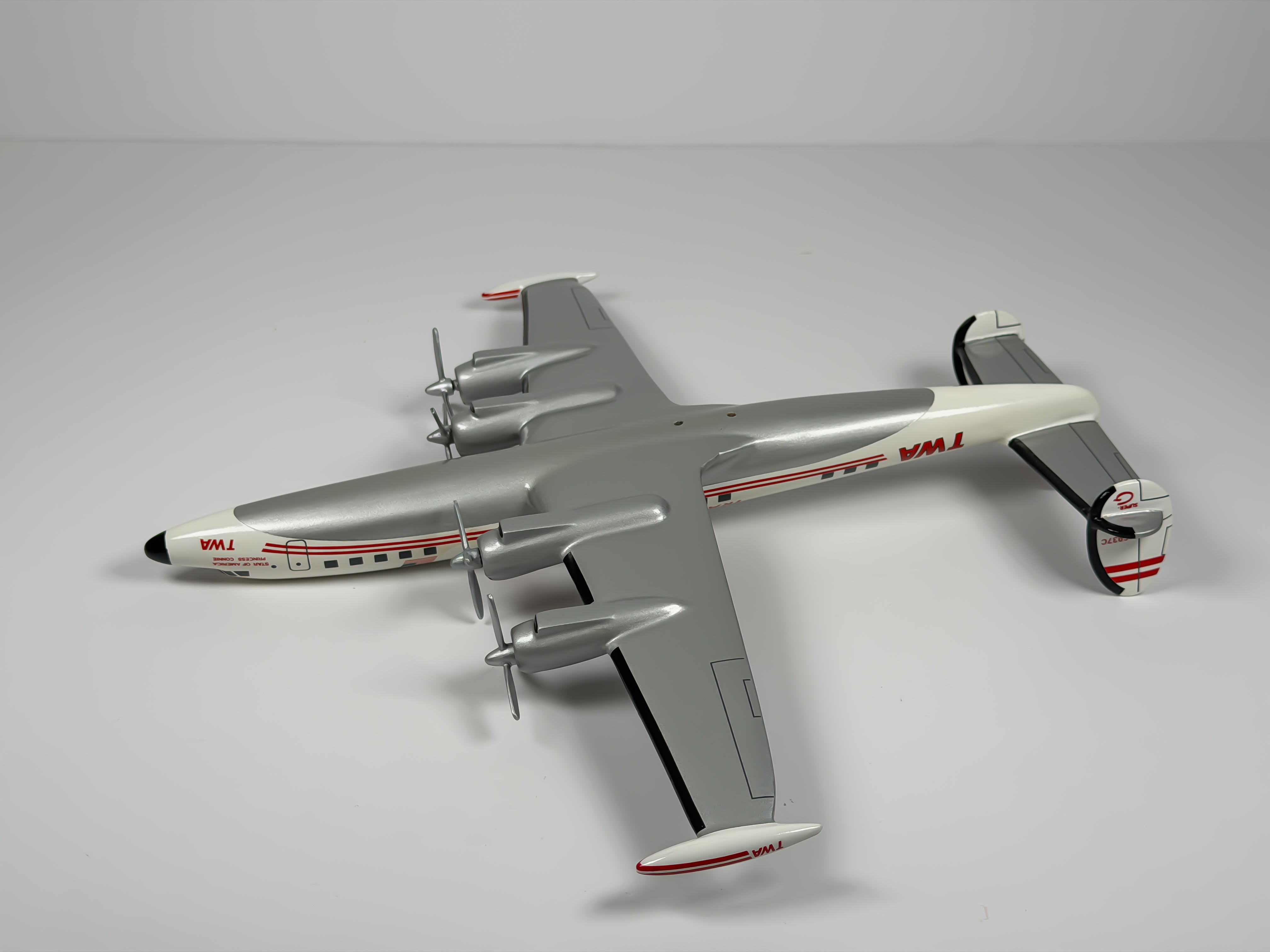 1:100 Trans World Airlines (TWA) Lockheed L-1049 (N6937C) - Dual Stripes | Executive Model