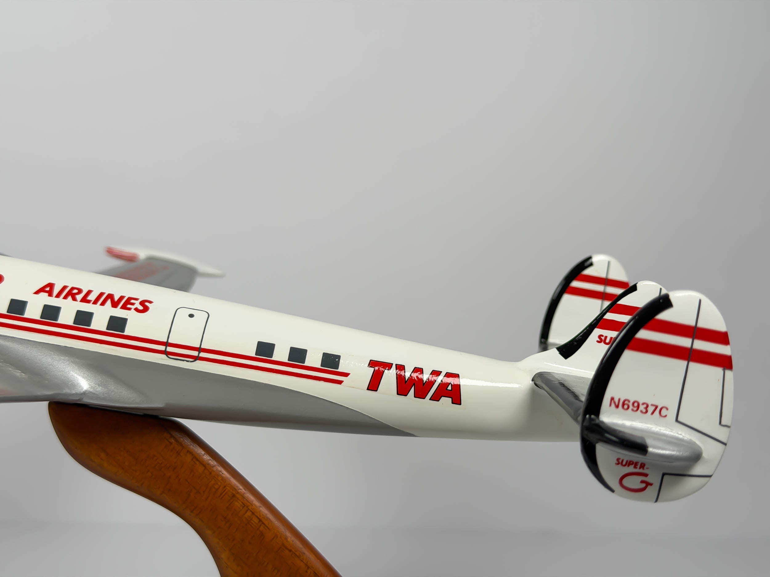 1:100 Trans World Airlines (TWA) Lockheed L-1049 (N6937C) - Dual Stripes | Executive Model