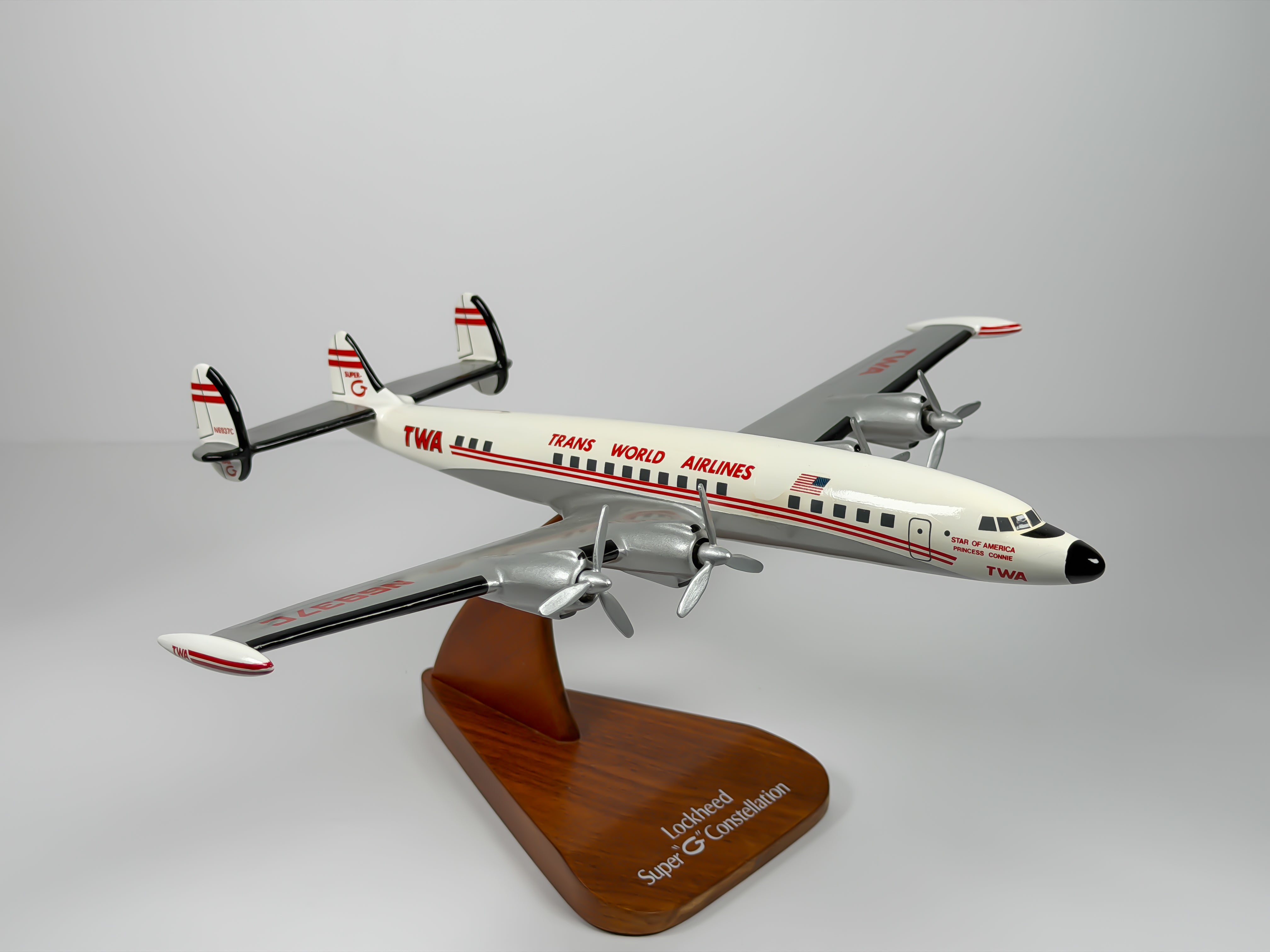 1:100 Trans World Airlines (TWA) Lockheed L-1049 (N6937C) - Dual Stripes | Executive Model