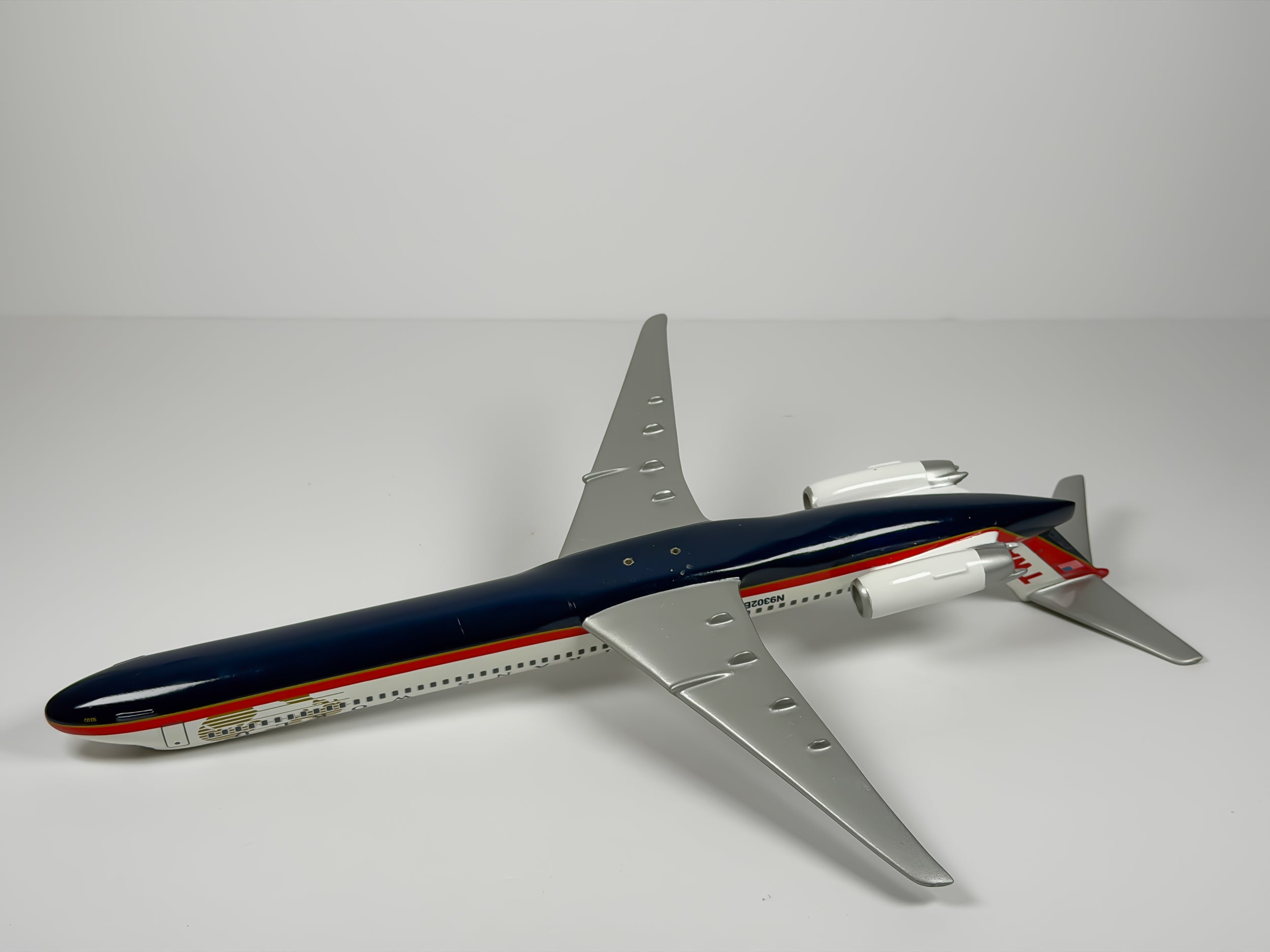 1:100 Trans World Airlines (TWA) McDonnell Douglas MD-80 (N9302B) - Globe | Executive Model