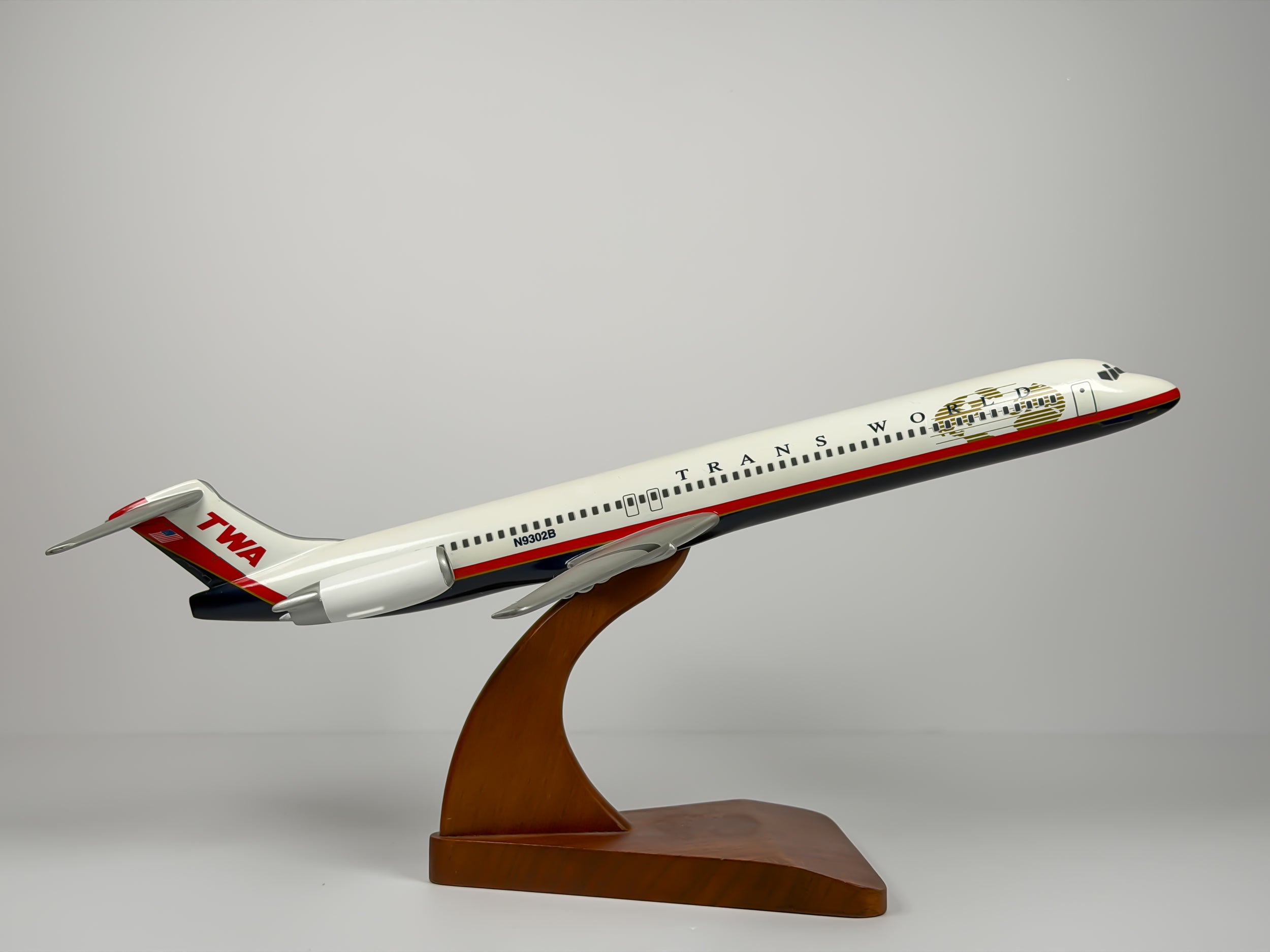 1:100 Trans World Airlines (TWA) McDonnell Douglas MD-80 (N9302B) - Globe | Executive Model