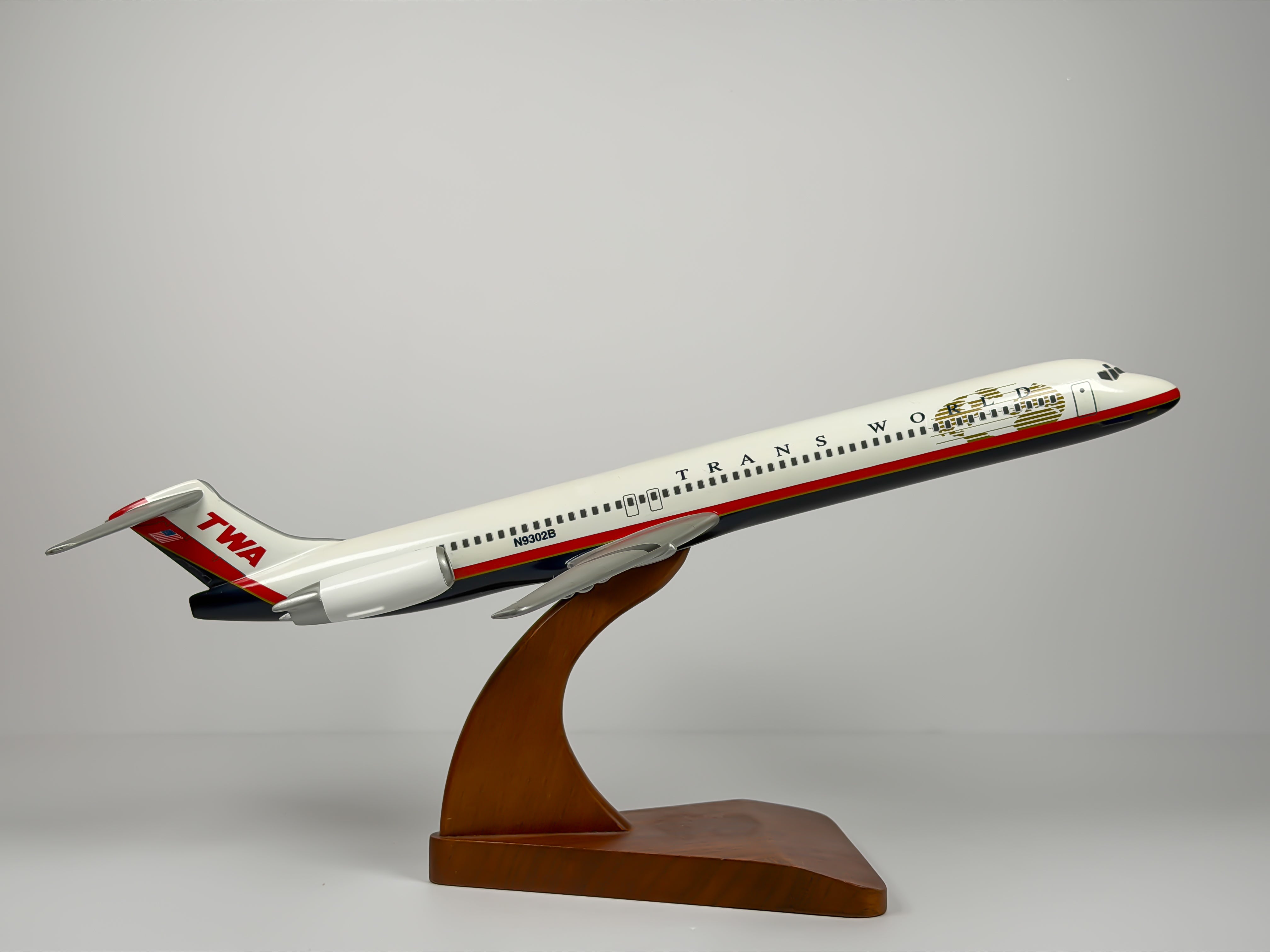 1:100 Trans World Airlines (TWA) McDonnell Douglas MD-80 (N9302B) - Globe | Executive Model