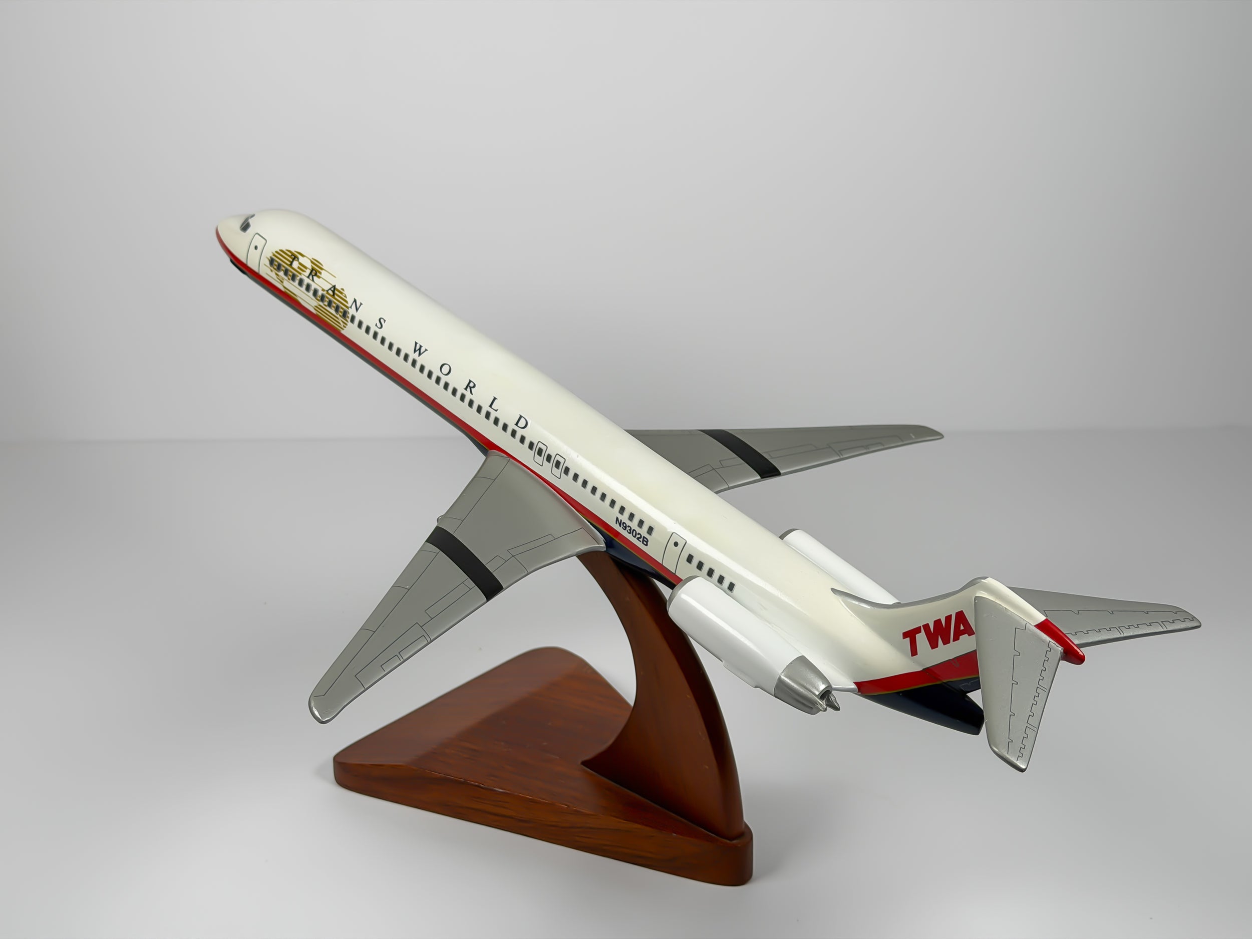1:100 Trans World Airlines (TWA) McDonnell Douglas MD-80 (N9302B) - Globe | Executive Model