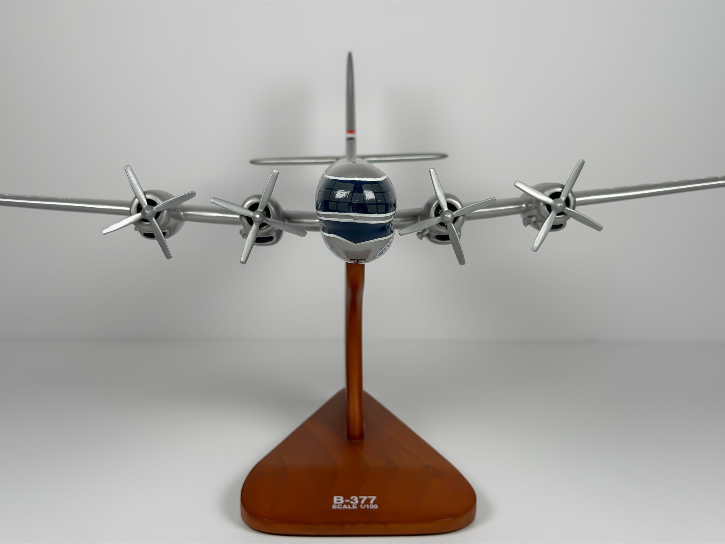 1:100 United Airlines Boeing 377 Stratocruiser (N31225) - Mainliner | Executive Model