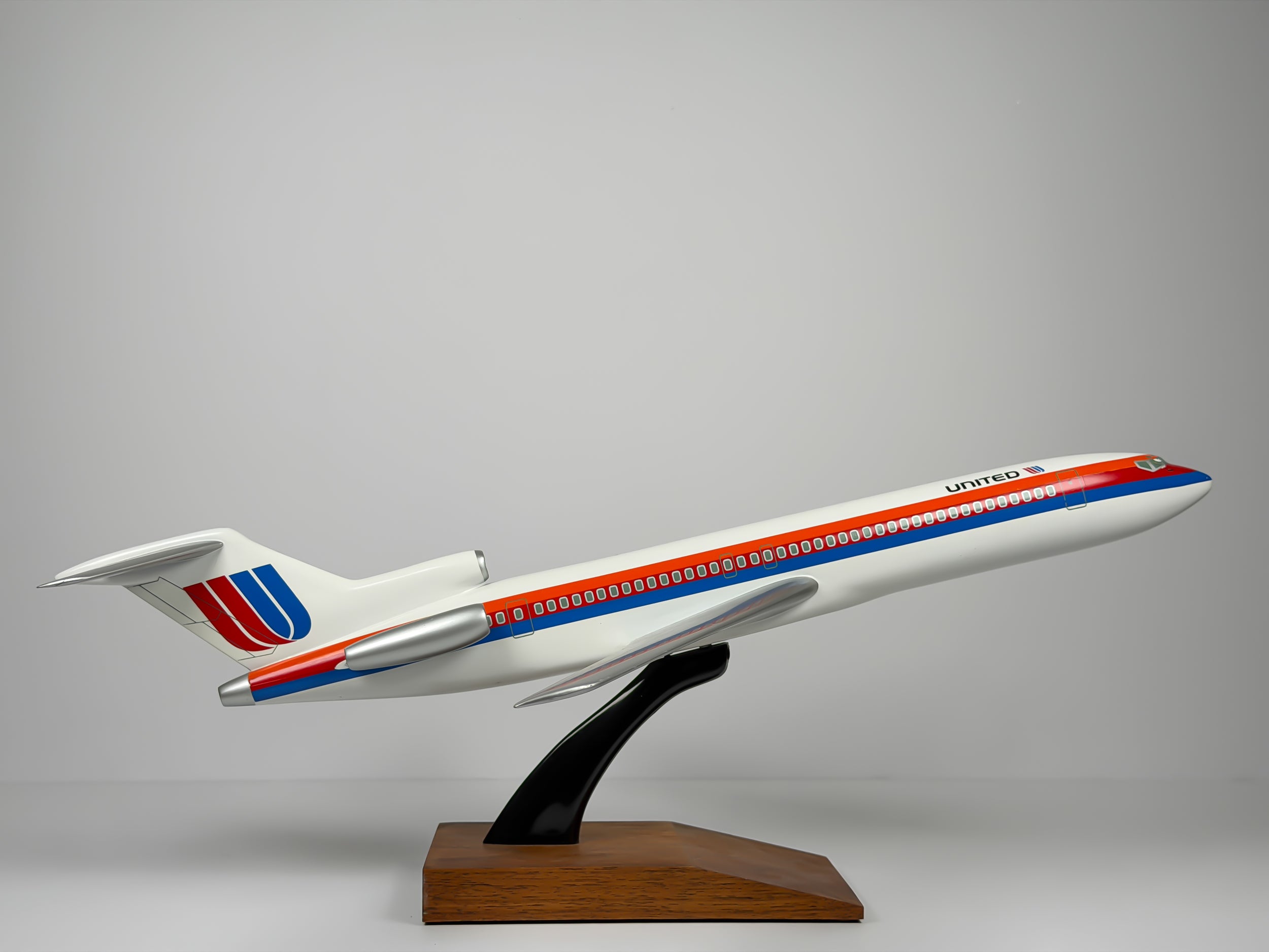 1:100 United Airlines Boeing 727-200 - Saul Bass | Executive Model