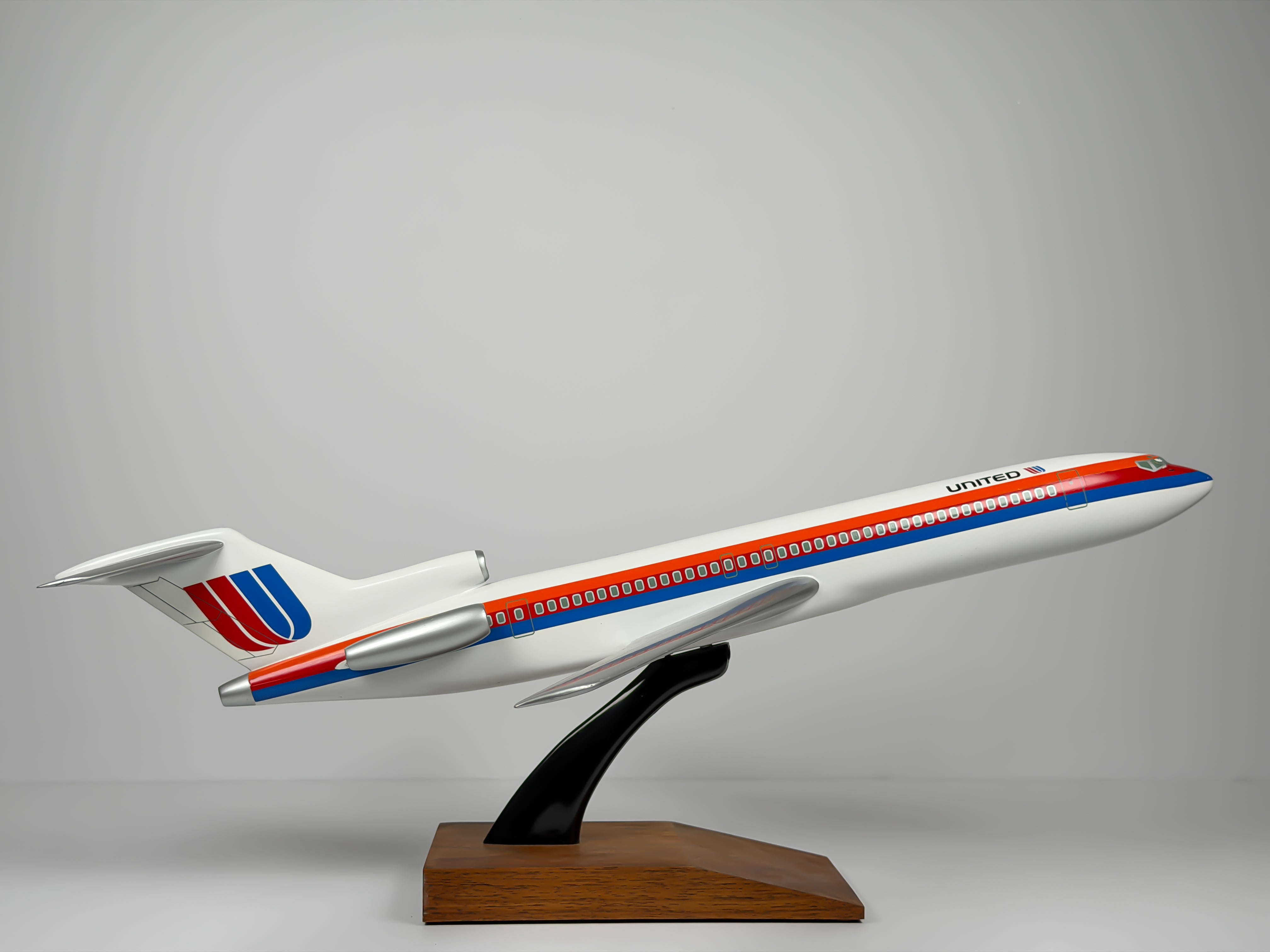 1:100 United Airlines Boeing 727-200 - Saul Bass | Executive Model