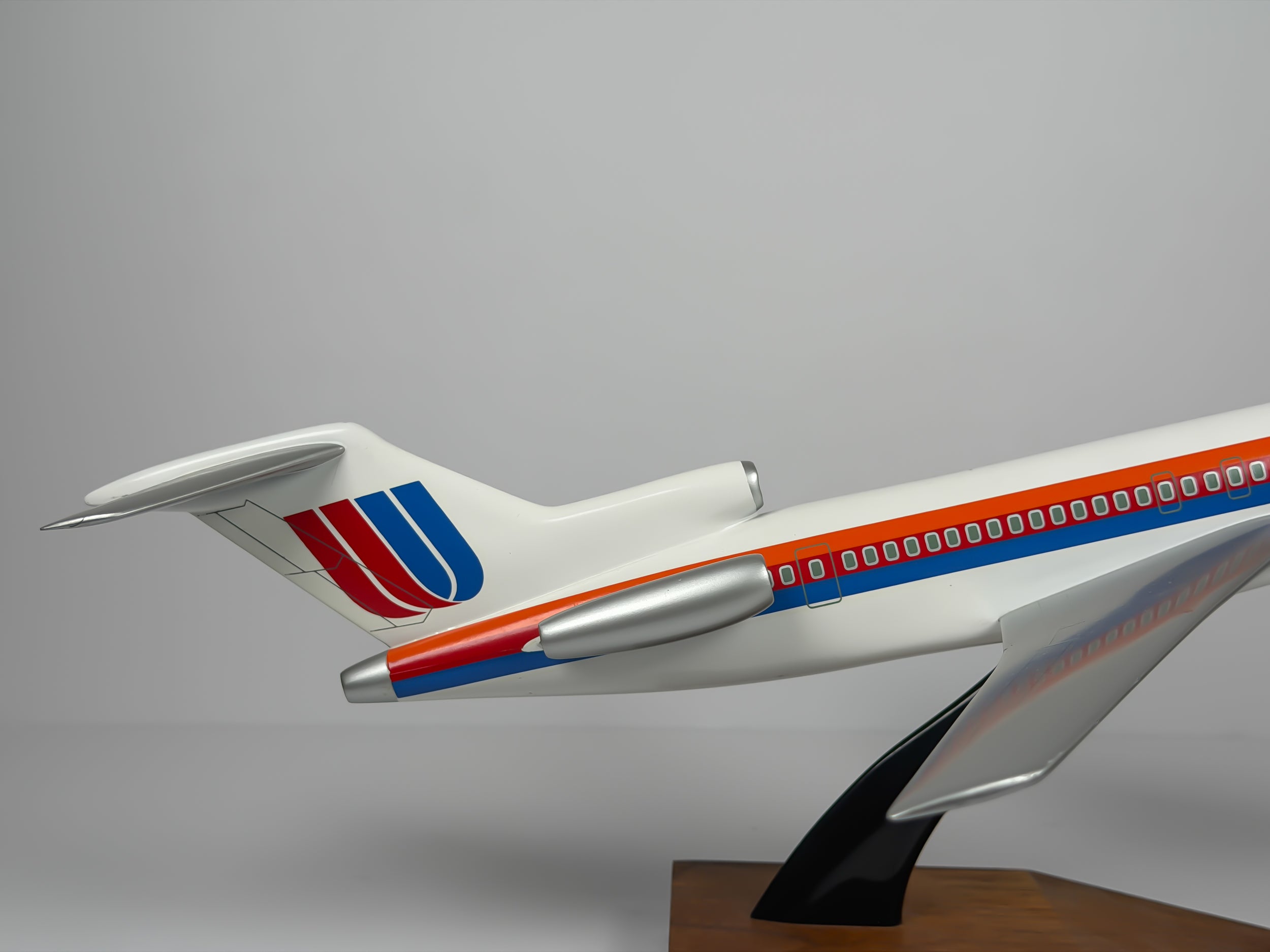1:100 United Airlines Boeing 727-200 - Saul Bass | Executive Model