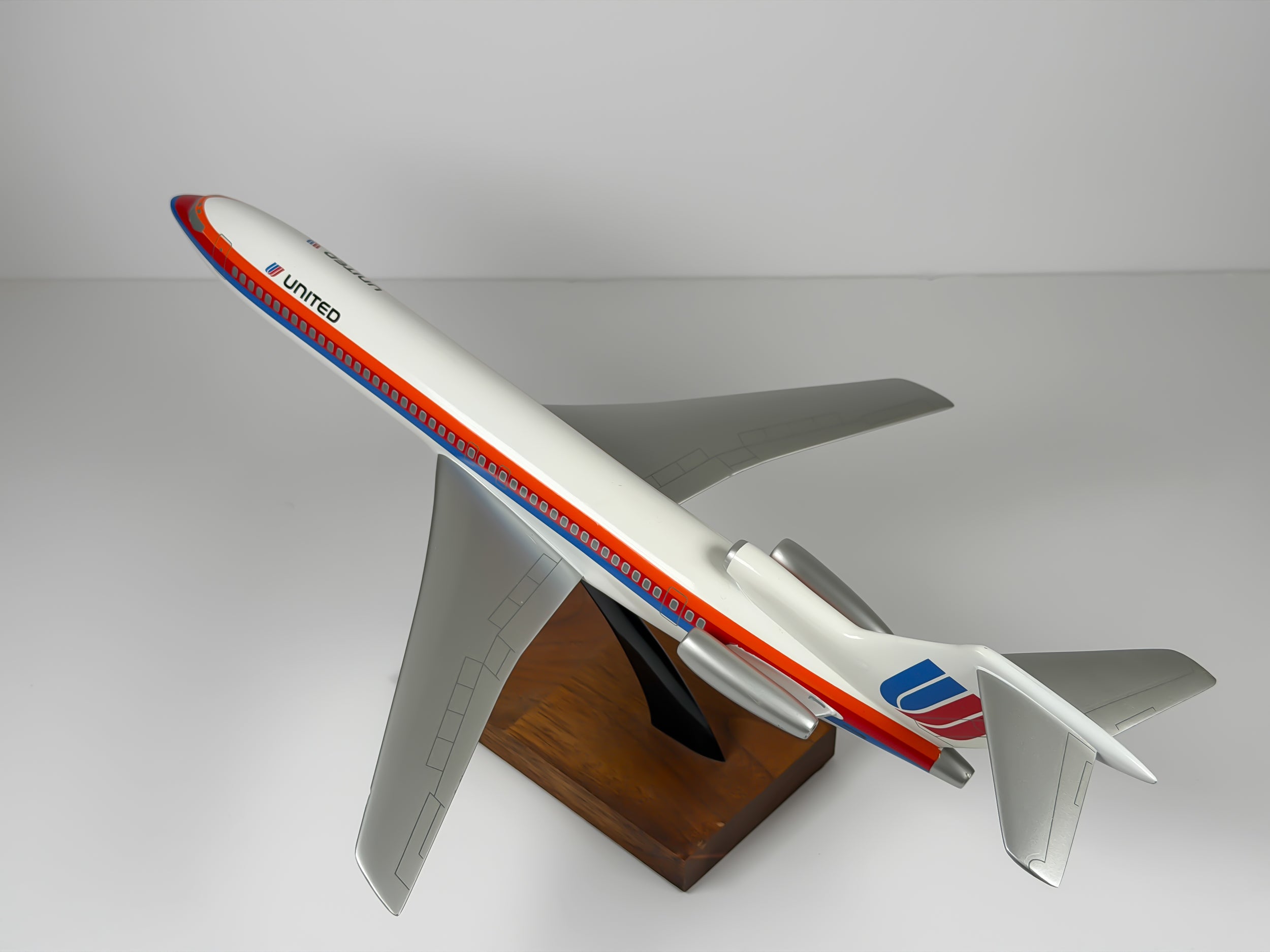1:100 United Airlines Boeing 727-200 - Saul Bass | Executive Model