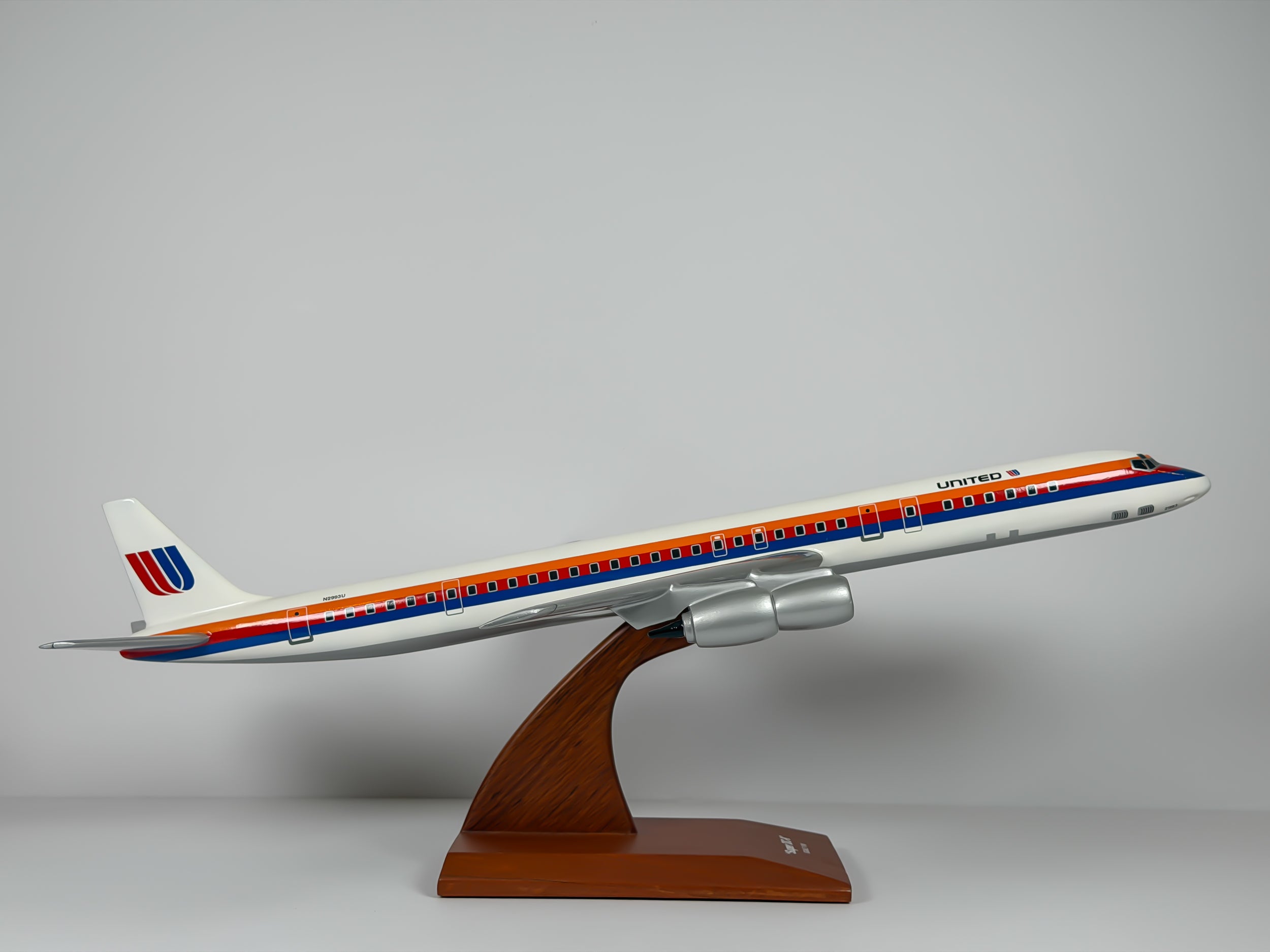 1:100 United Airlines Douglas DC-8-72 (N2993U) - Saul Bass | Executive Model