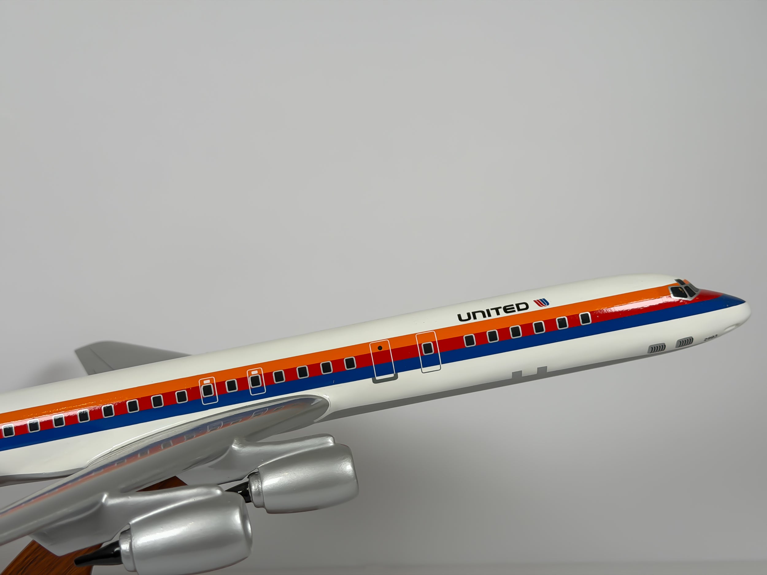 1:100 United Airlines Douglas DC-8-72 (N2993U) - Saul Bass | Executive Model