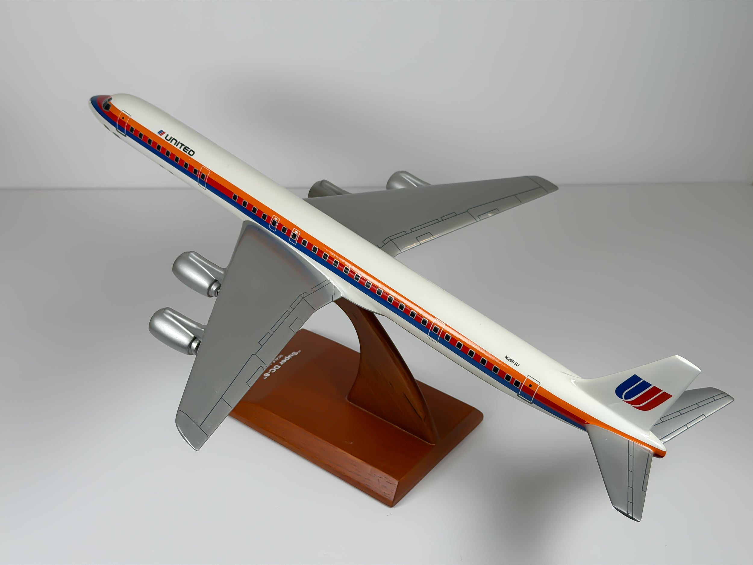 1:100 United Airlines Douglas DC-8-72 (N2993U) - Saul Bass | Executive Model