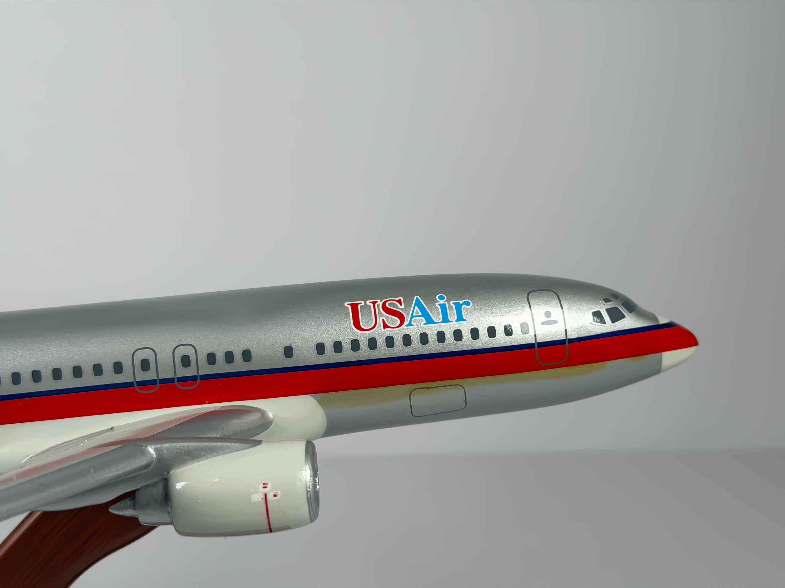 1:100 USAir Boeing 737-300 - Red/Blue | Executive Model