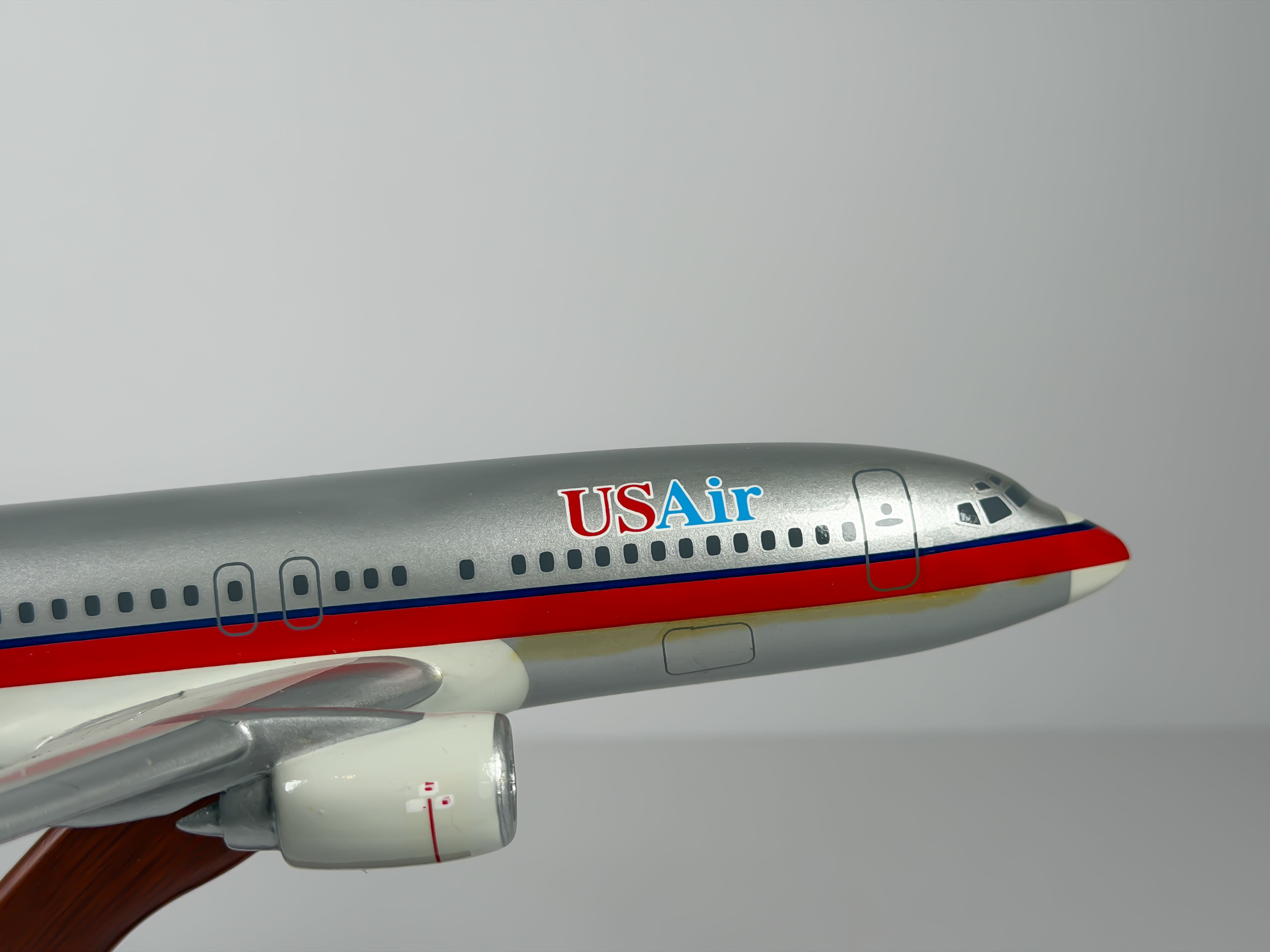 1:100 USAir Boeing 737-300 - Red/Blue | Executive Model