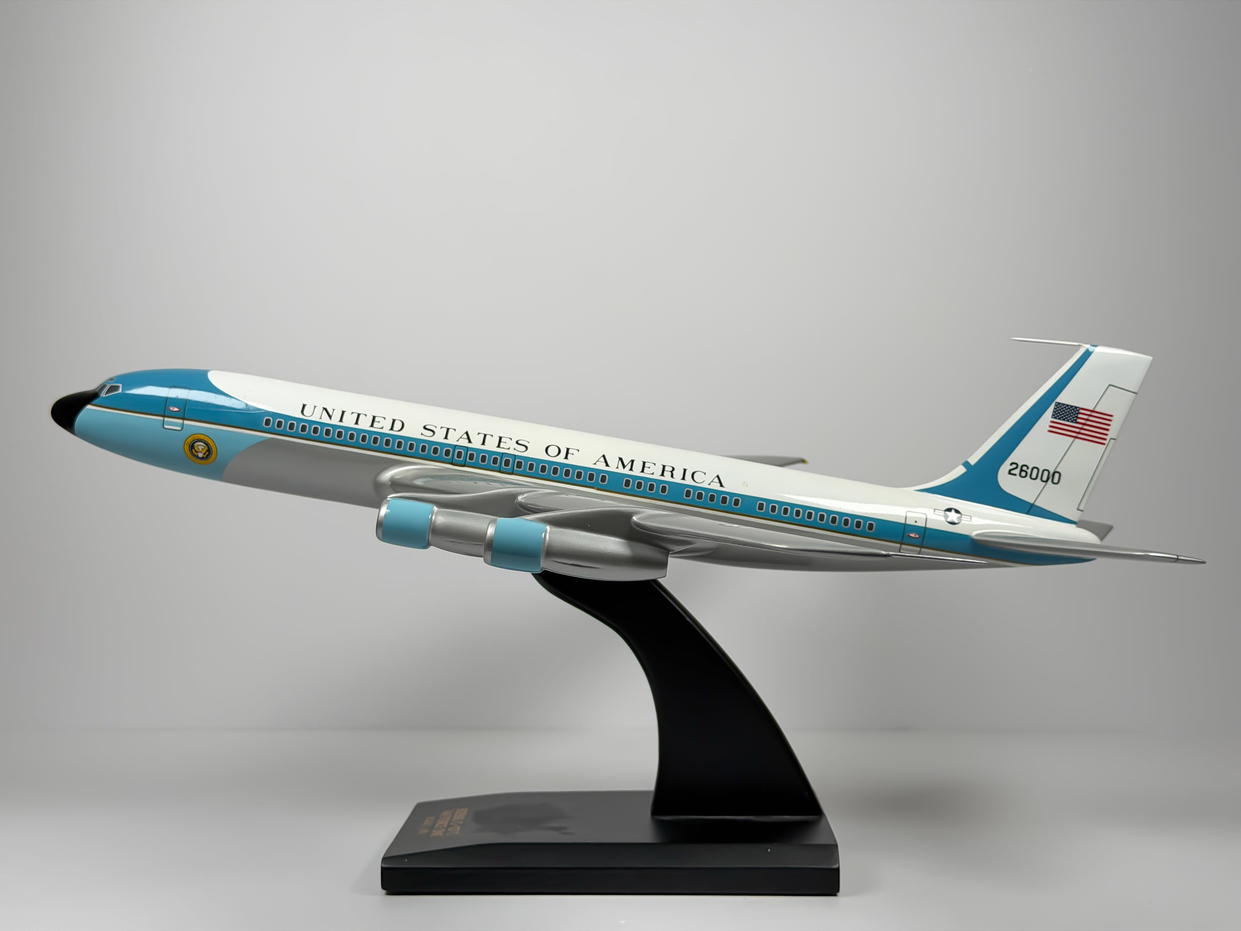 1:100 U.S Air Force (USAF) Boeing 707 (VC-137) (92-6000) - Powder Blue | Executive Model