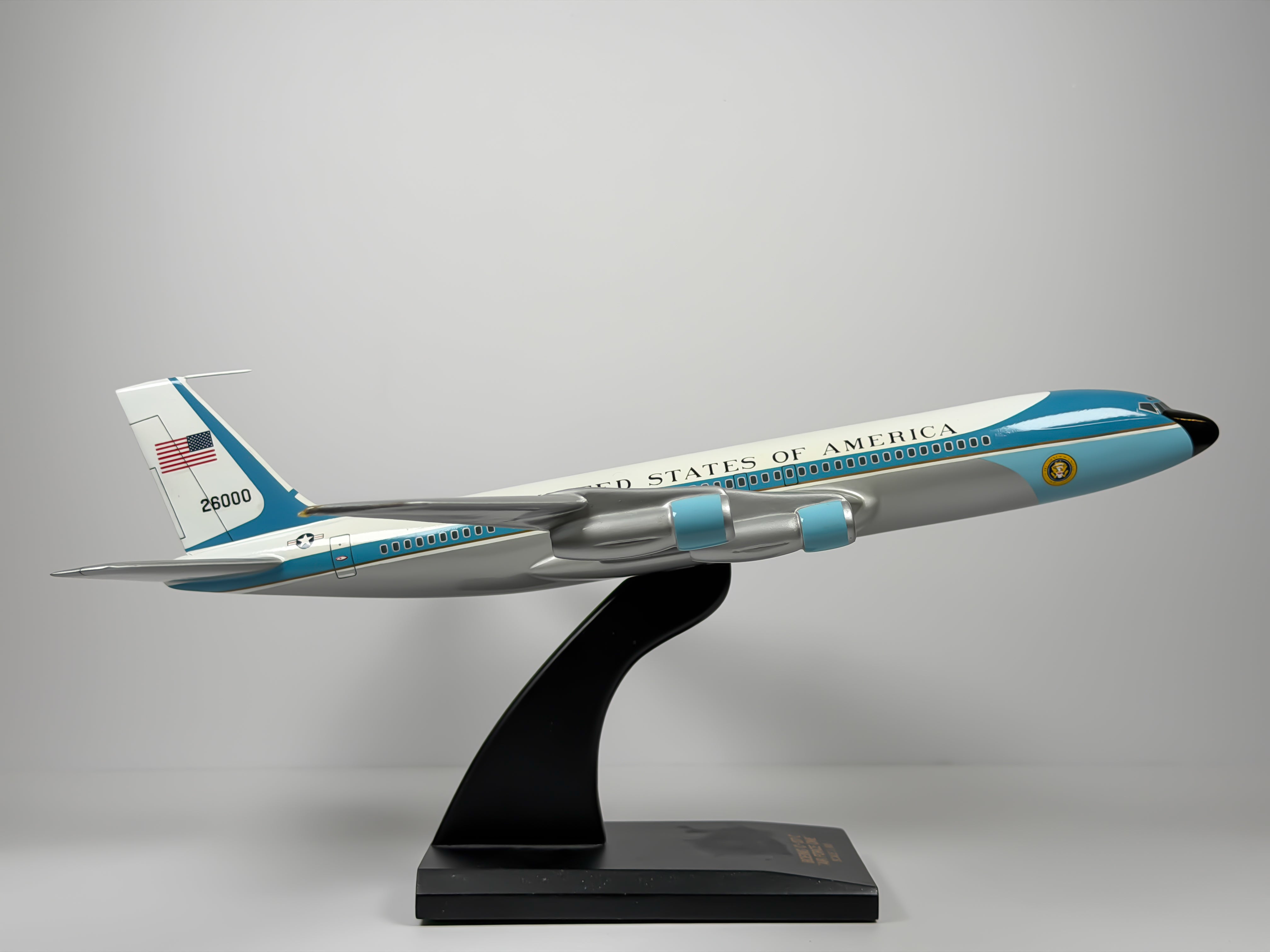 1:100 U.S Air Force (USAF) Boeing 707 (VC-137) (92-6000) - Powder Blue | Executive Model