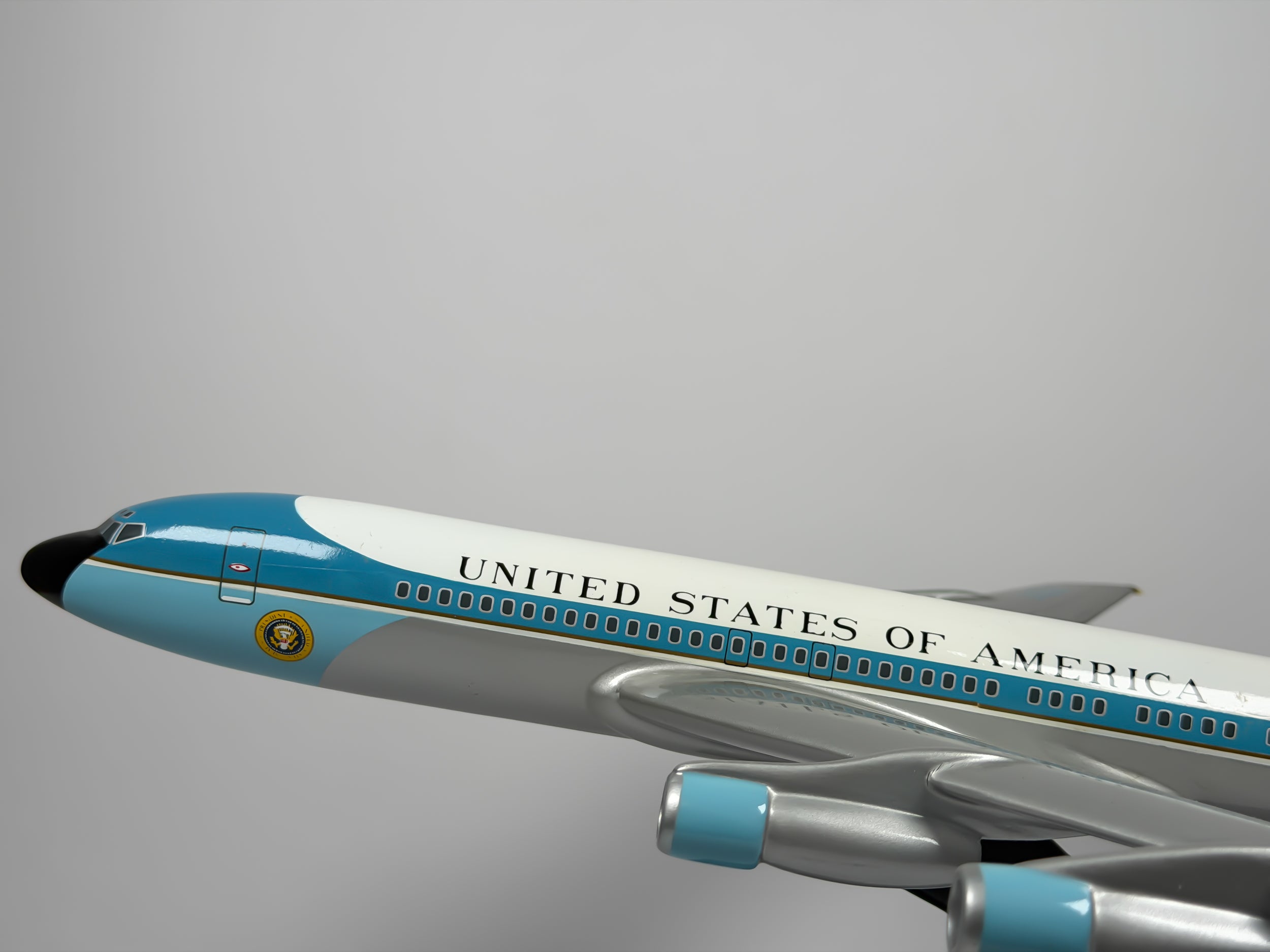 1:100 U.S Air Force (USAF) Boeing 707 (VC-137) (92-6000) - Powder Blue | Executive Model