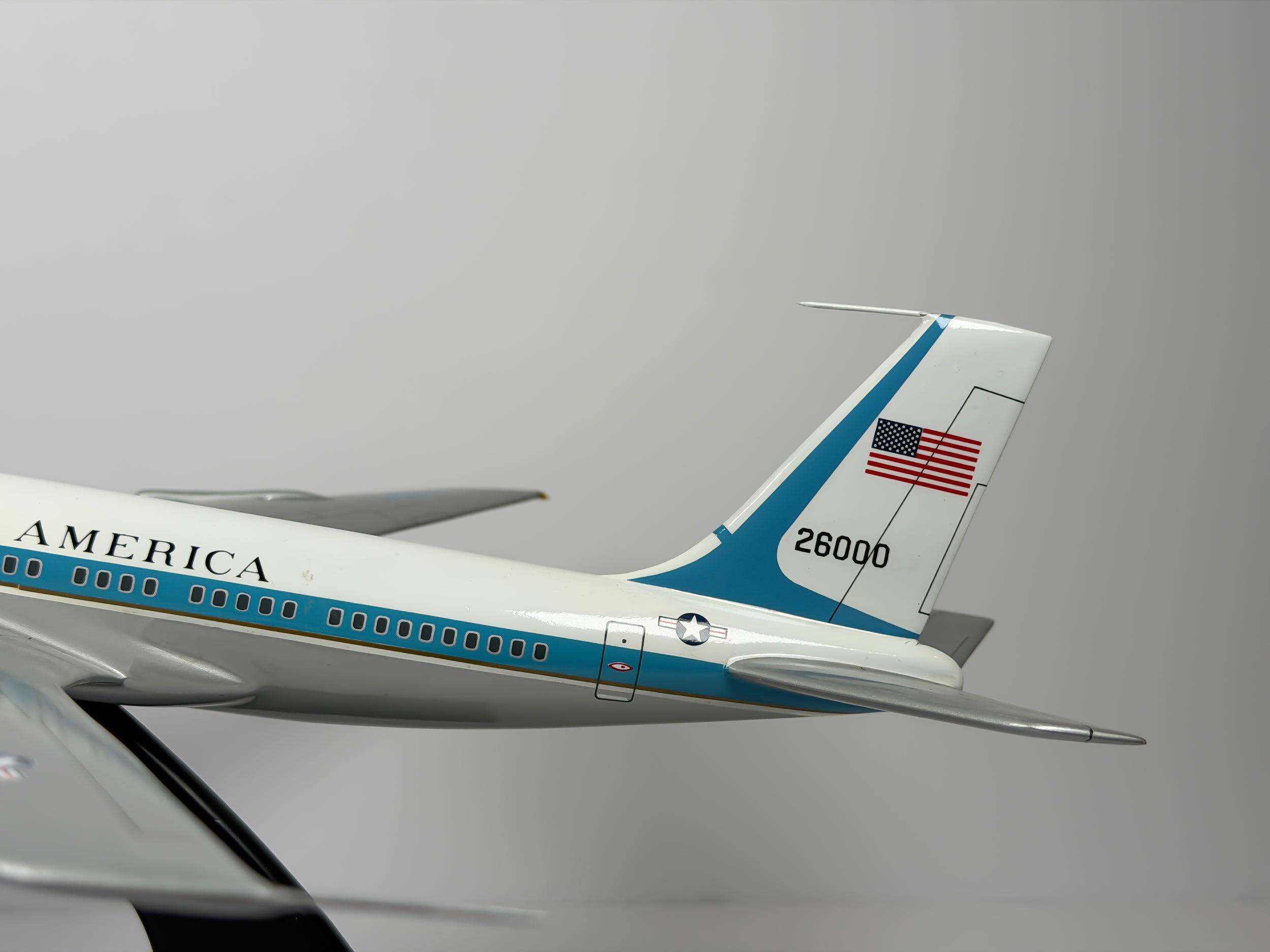 1:100 U.S Air Force (USAF) Boeing 707 (VC-137) (92-6000) - Powder Blue | Executive Model