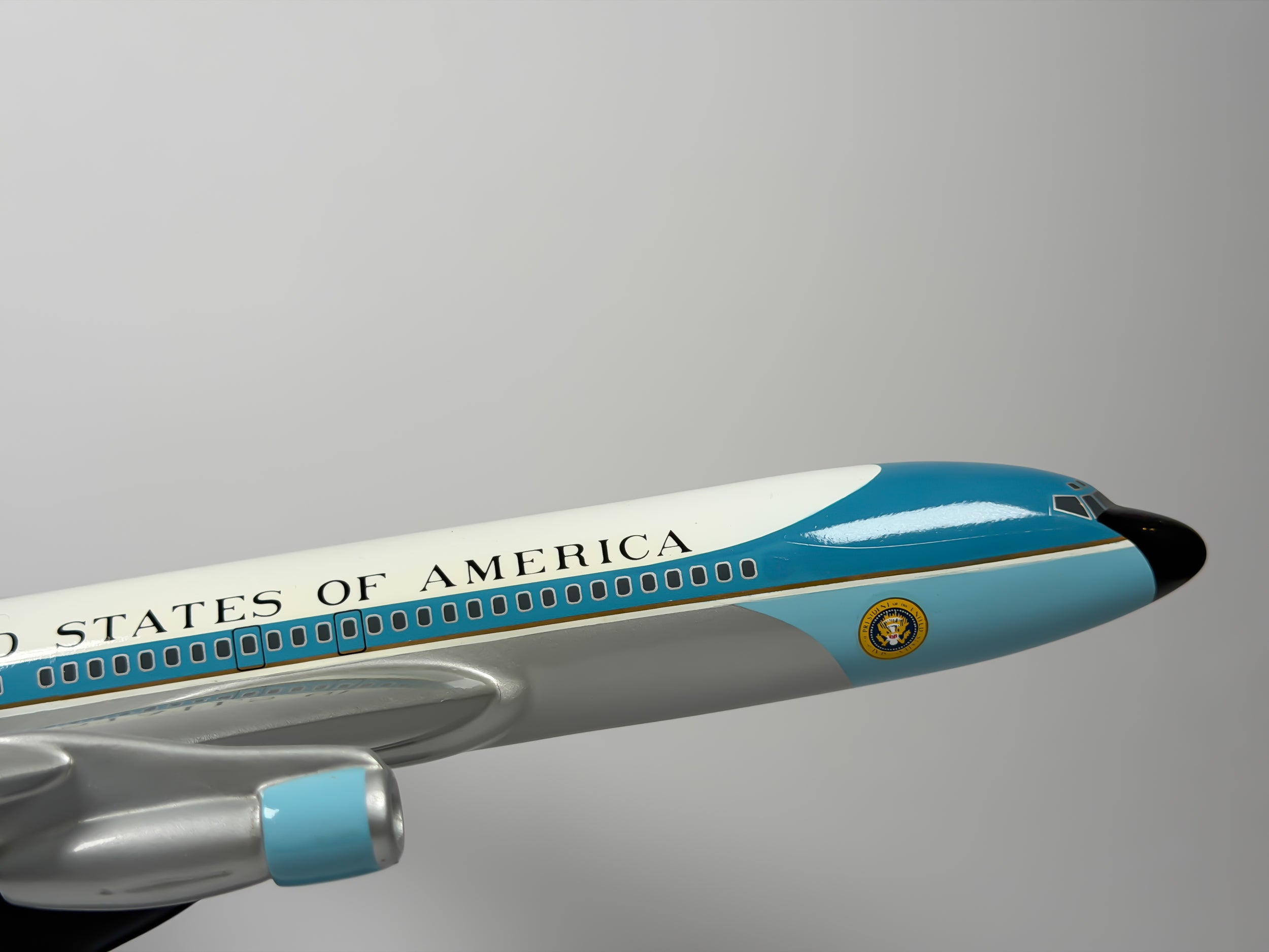1:100 U.S Air Force (USAF) Boeing 707 (VC-137) (92-6000) - Powder Blue | Executive Model