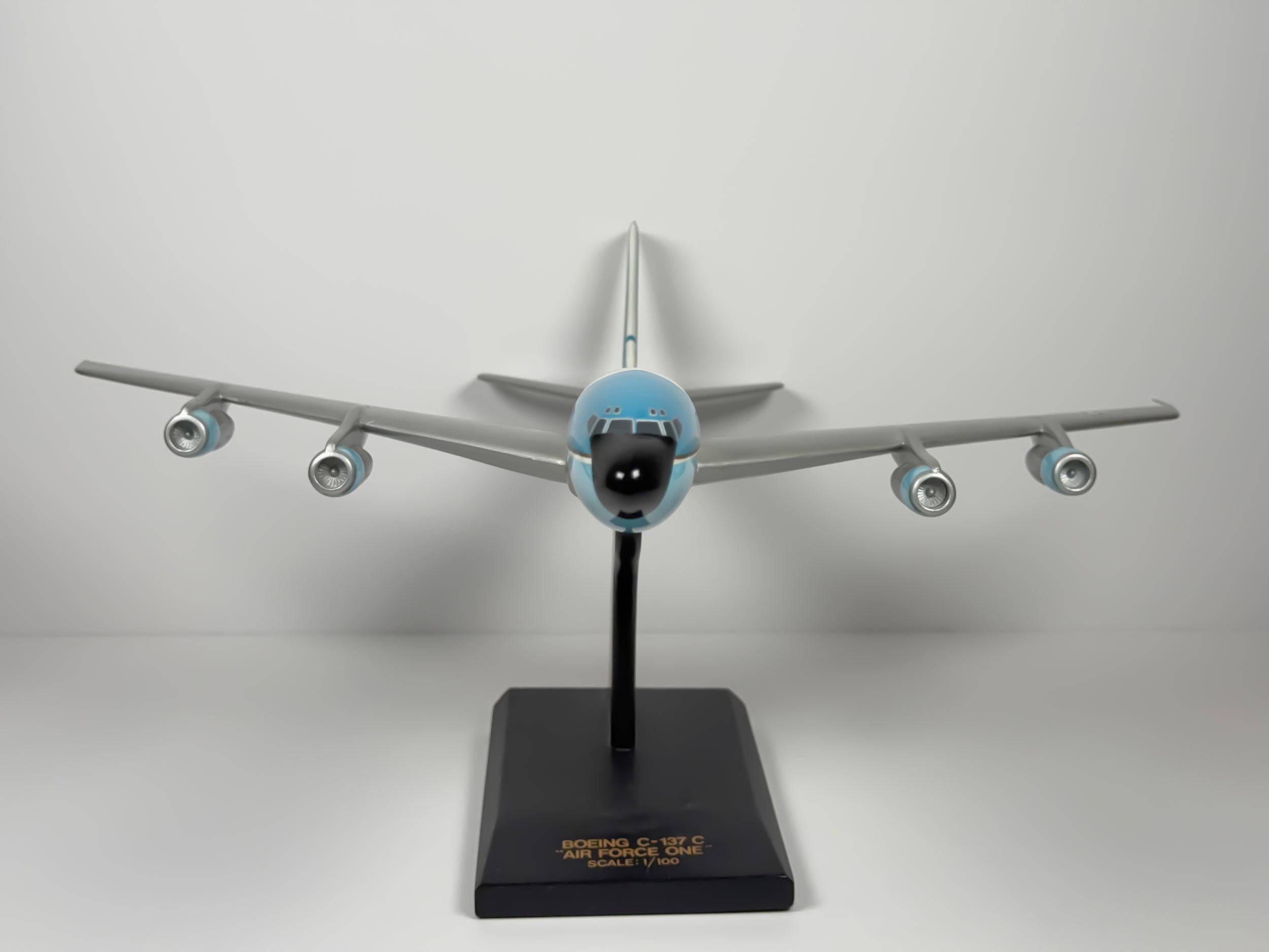 1:100 U.S Air Force (USAF) Boeing 707 (VC-137) (92-6000) - Powder Blue | Executive Model